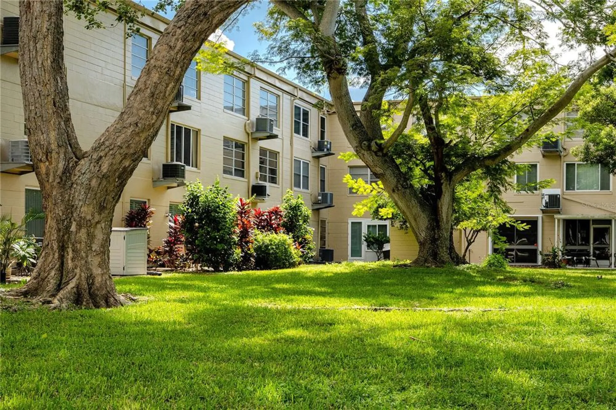 Property Slideshow image 28 of 42 | 2463 brazilia dr apt 39, Clearwater, FL, 33763