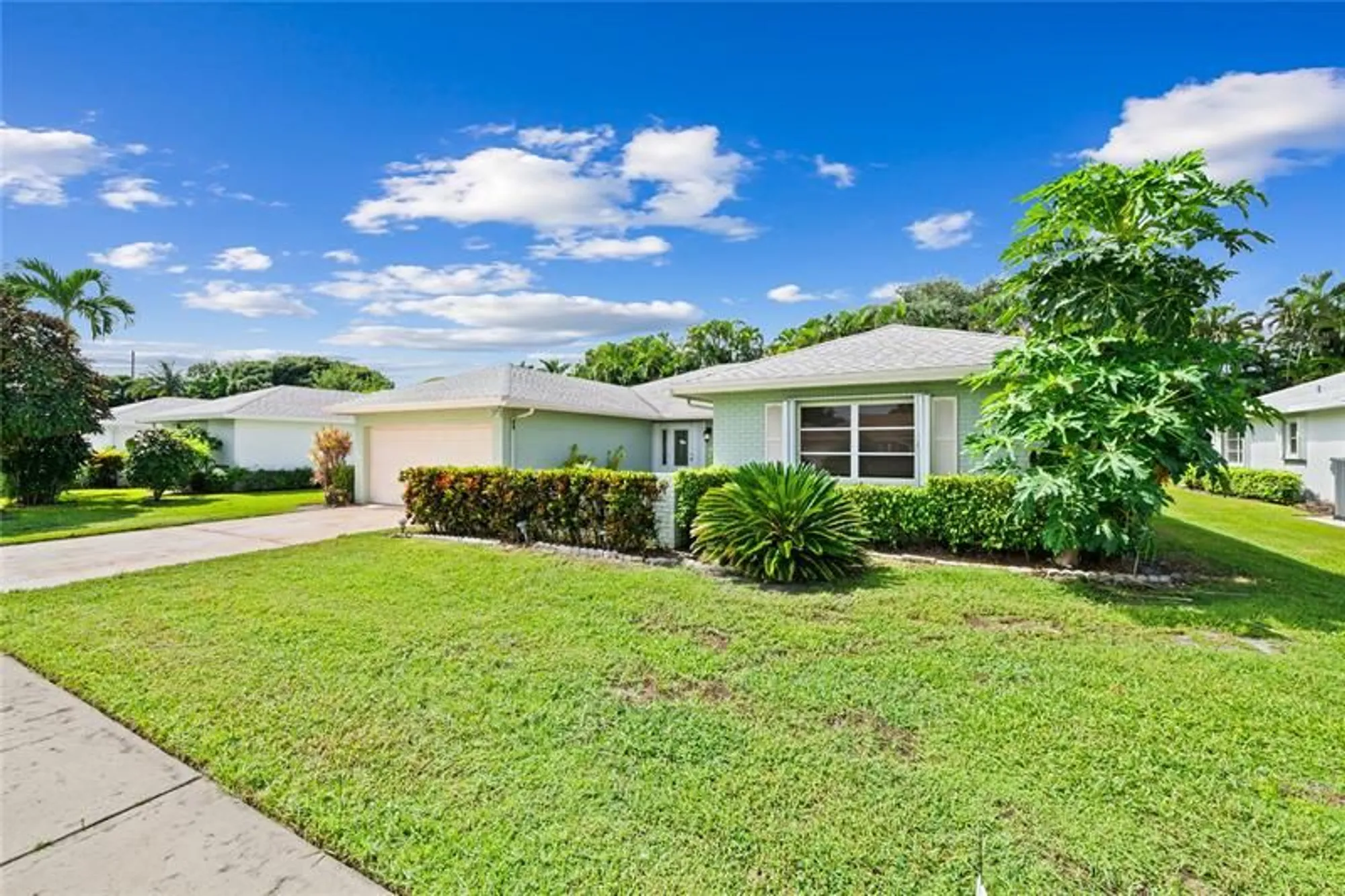 Property Slideshow image 8 of 43 | 10911 greentrail dr, Boynton Beach, FL, 33436