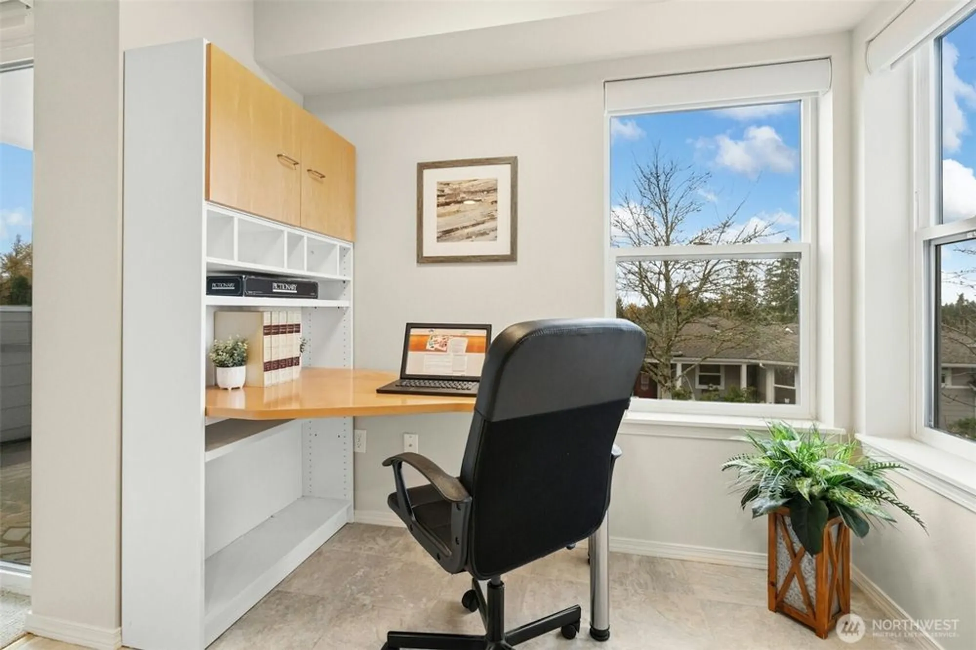 Property Slideshow image 8 of 31 | 22535 se highland cir 206, Issaquah, WA, 98029