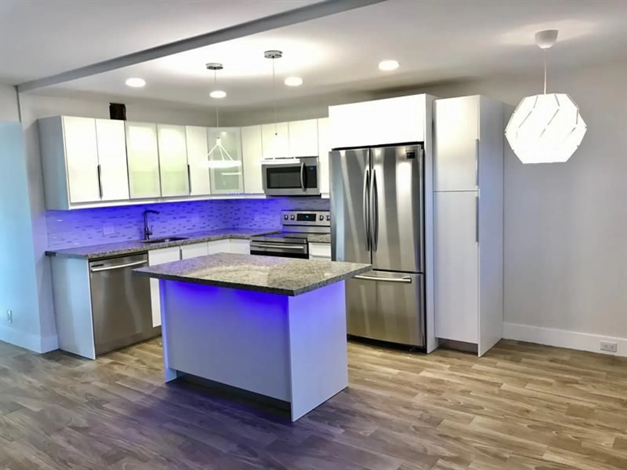 Property Slideshow image 1 of 19 | 300 sw 134th way e210, Pembroke Pines, FL, 33027