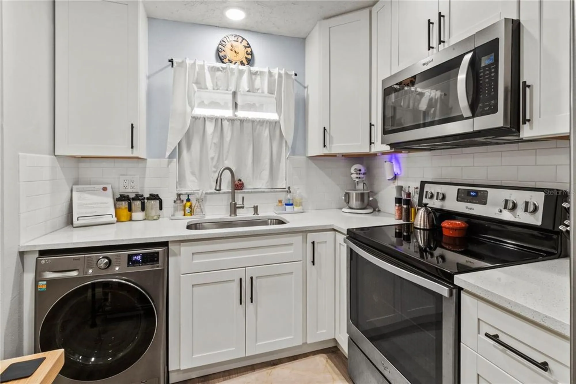 Property Slideshow image 4 of 38 | 4189 heron way # 406e, Bradenton, FL, 34205