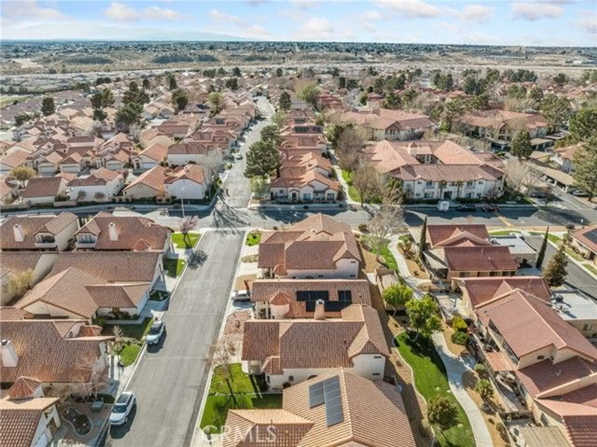 Property Slideshow image 33 of 37 | 19246 pine way, Apple Valley, CA, 92308