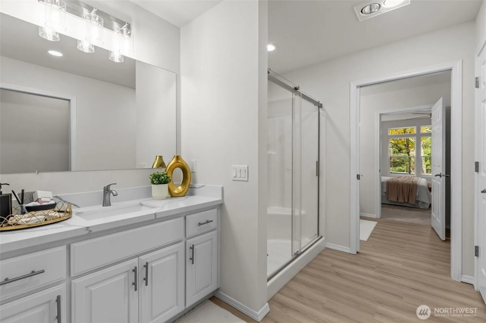 Property Slideshow image 22 of 40 | 22637 se 44th ln, Issaquah, WA, 98029