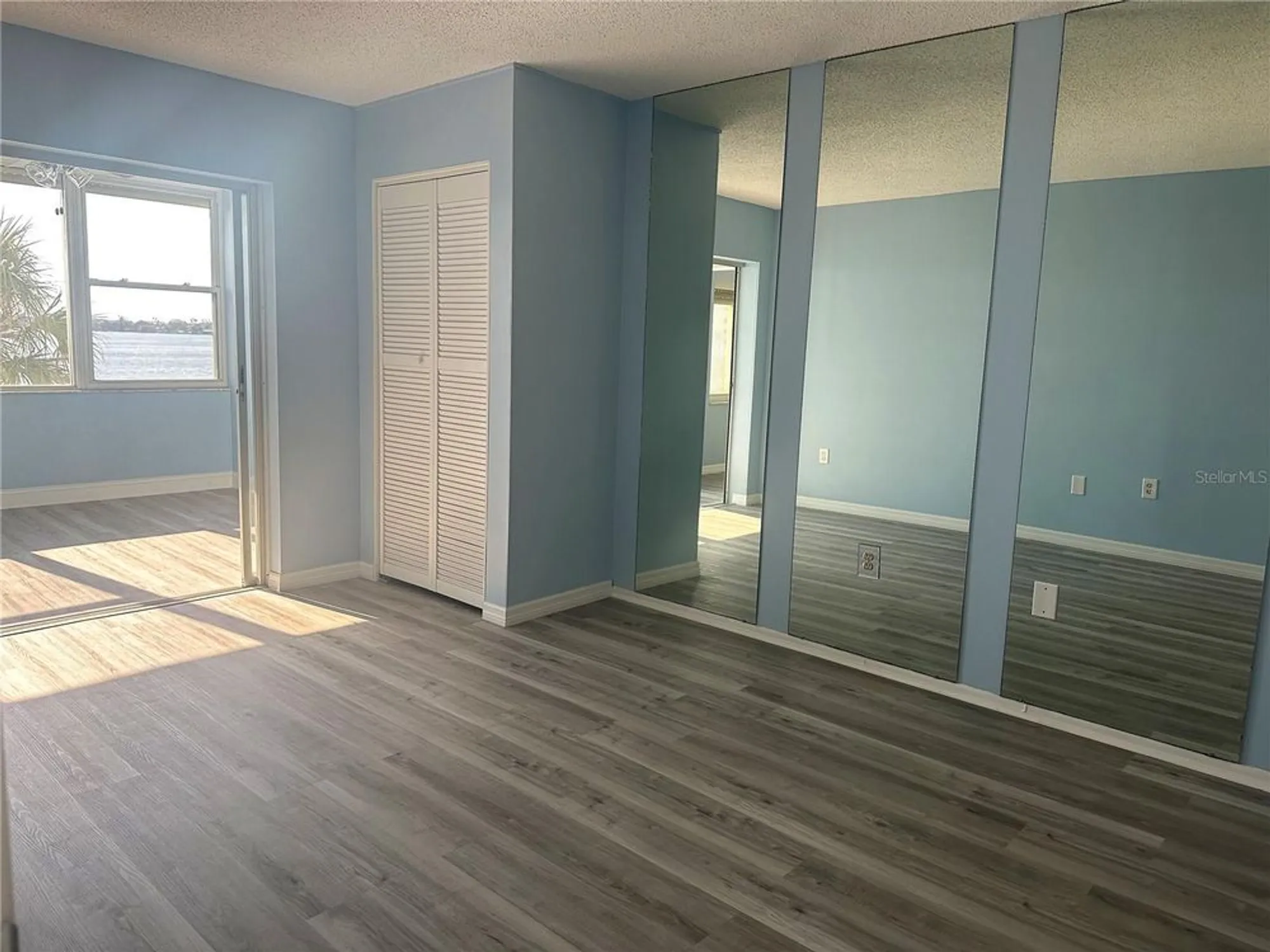 Property Slideshow image 10 of 25 | 4525 cove cir apt 304, Saint Petersburg, FL, 33708