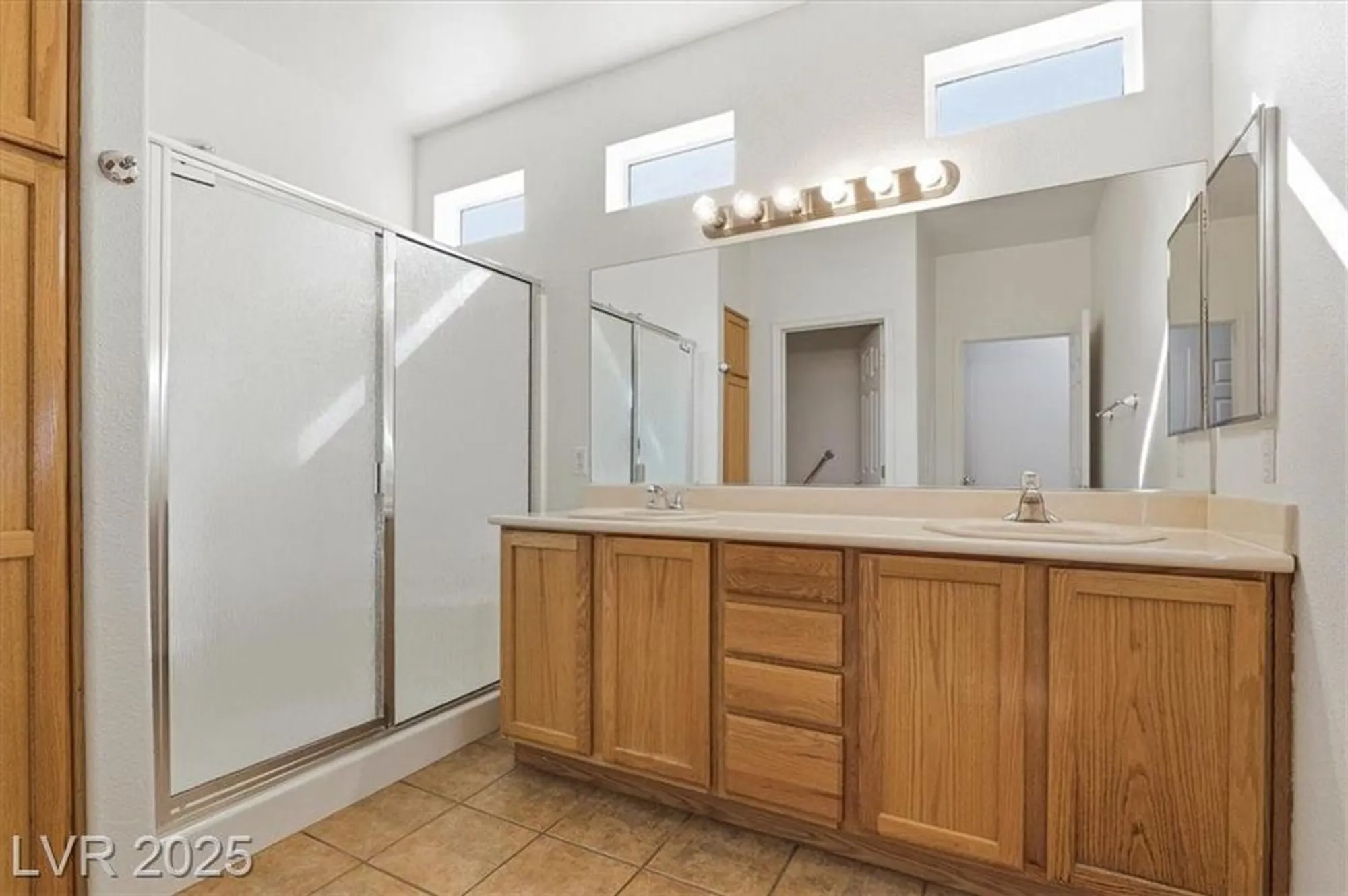 Property Slideshow image 22 of 45 | 4639 denaro dr, Las Vegas, NV, 89135