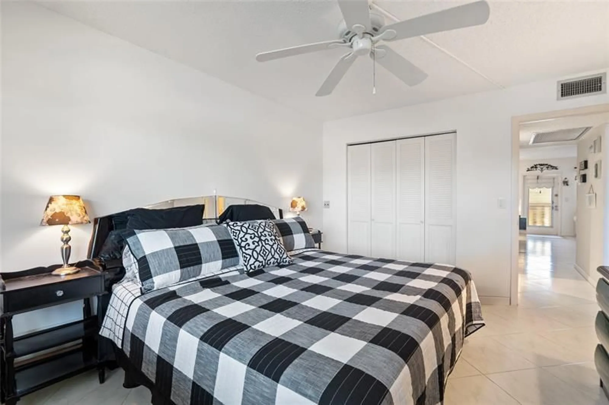 Property Slideshow image 14 of 35 | 2058 newport n # 2058, Deerfield Beach, FL, 33442