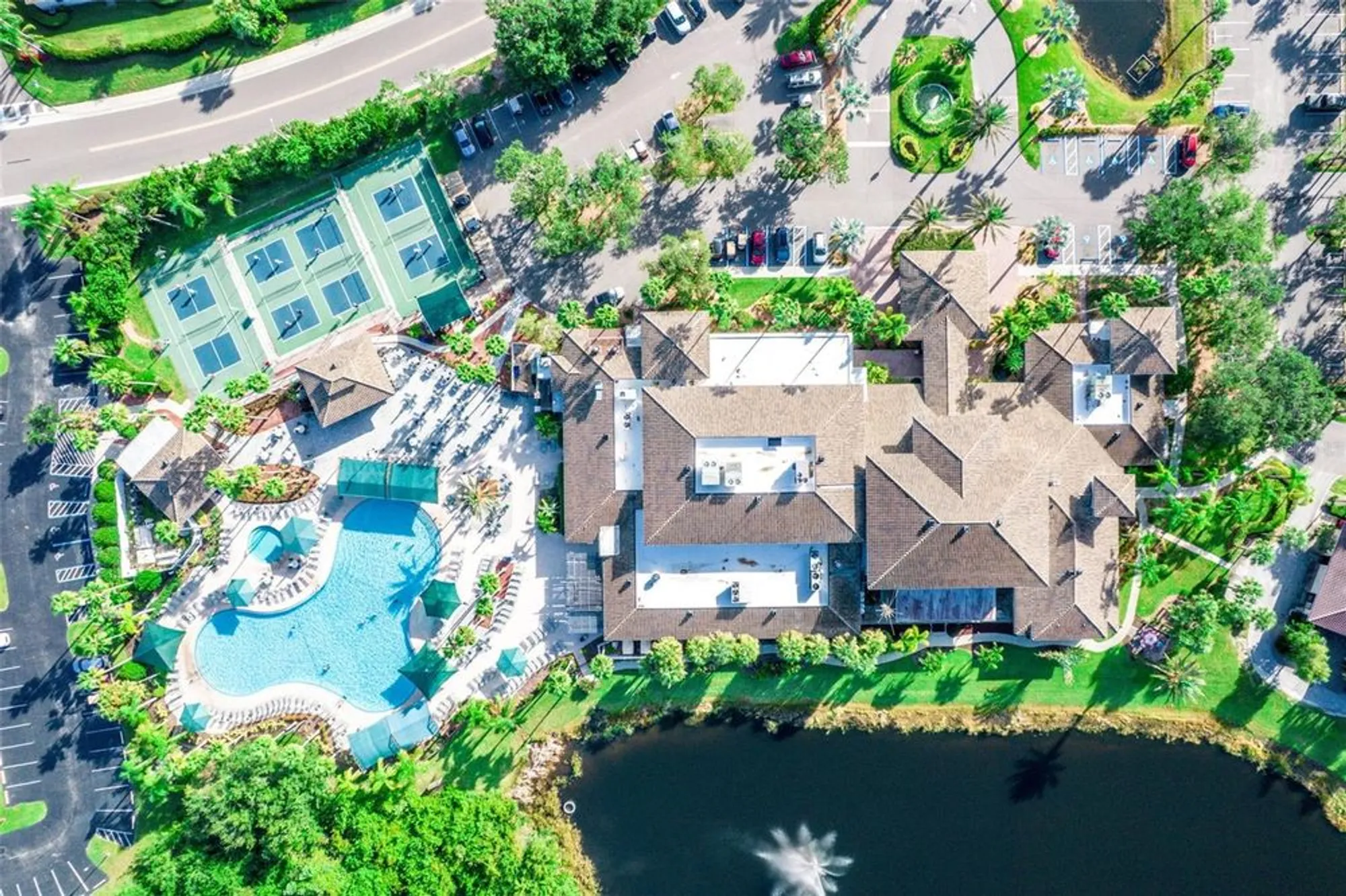 Property Slideshow image 33 of 39 | 2427 sifield greens way, Sun City Center, FL, 33573