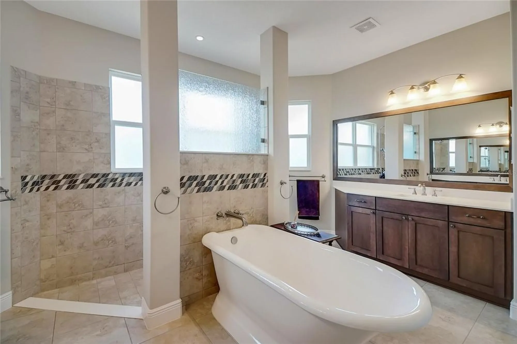 Property Slideshow image 18 of 88 | 6008 apex way, Lady Lake, FL, 32159