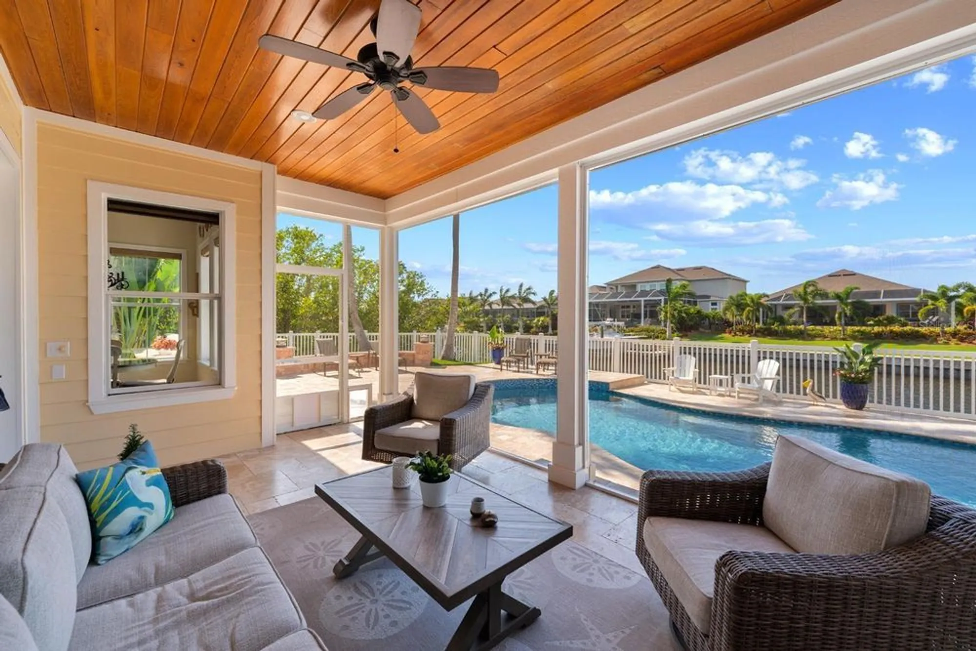 Property Slideshow image 32 of 45 | 703 islebay dr, Apollo Beach, FL, 33572