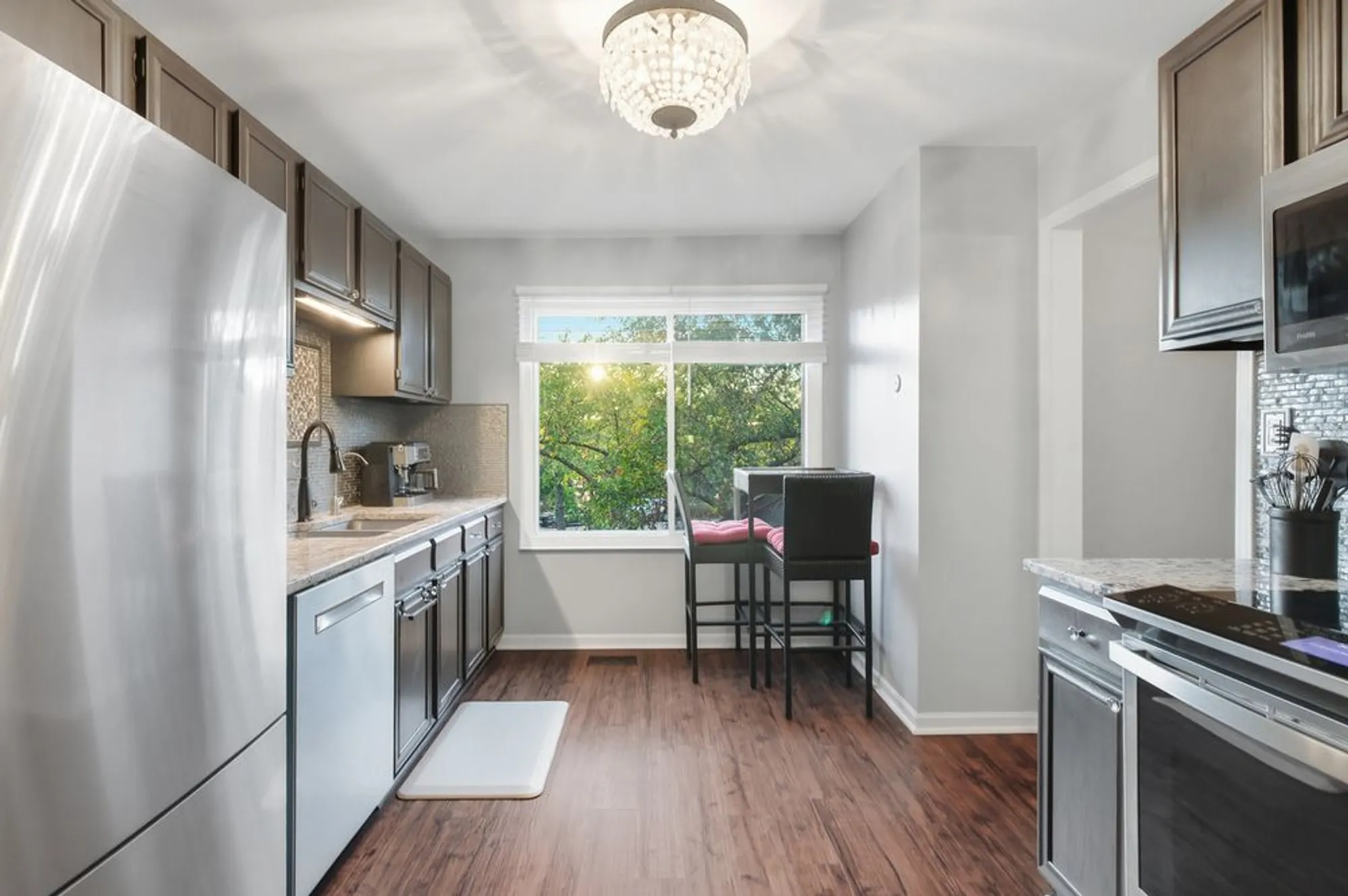 Property Slideshow image 12 of 37 | 294 mallard pt a, Lake Barrington, IL, 60010