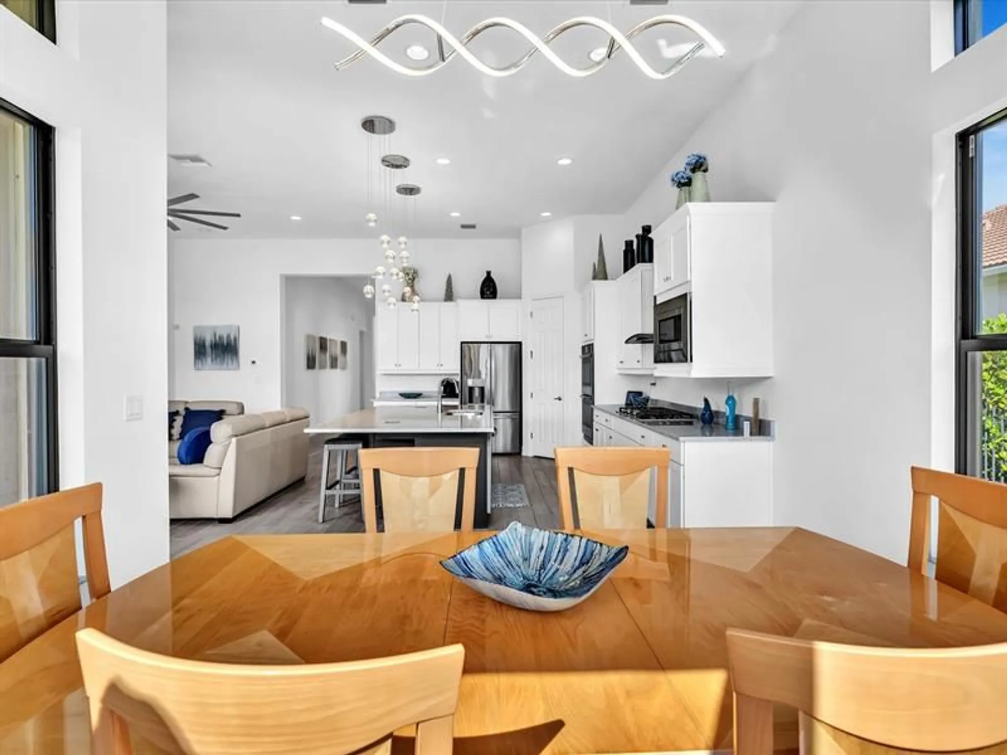 Property Slideshow image 19 of 98 | 8928 bastille cir e, Parkland, FL, 33076