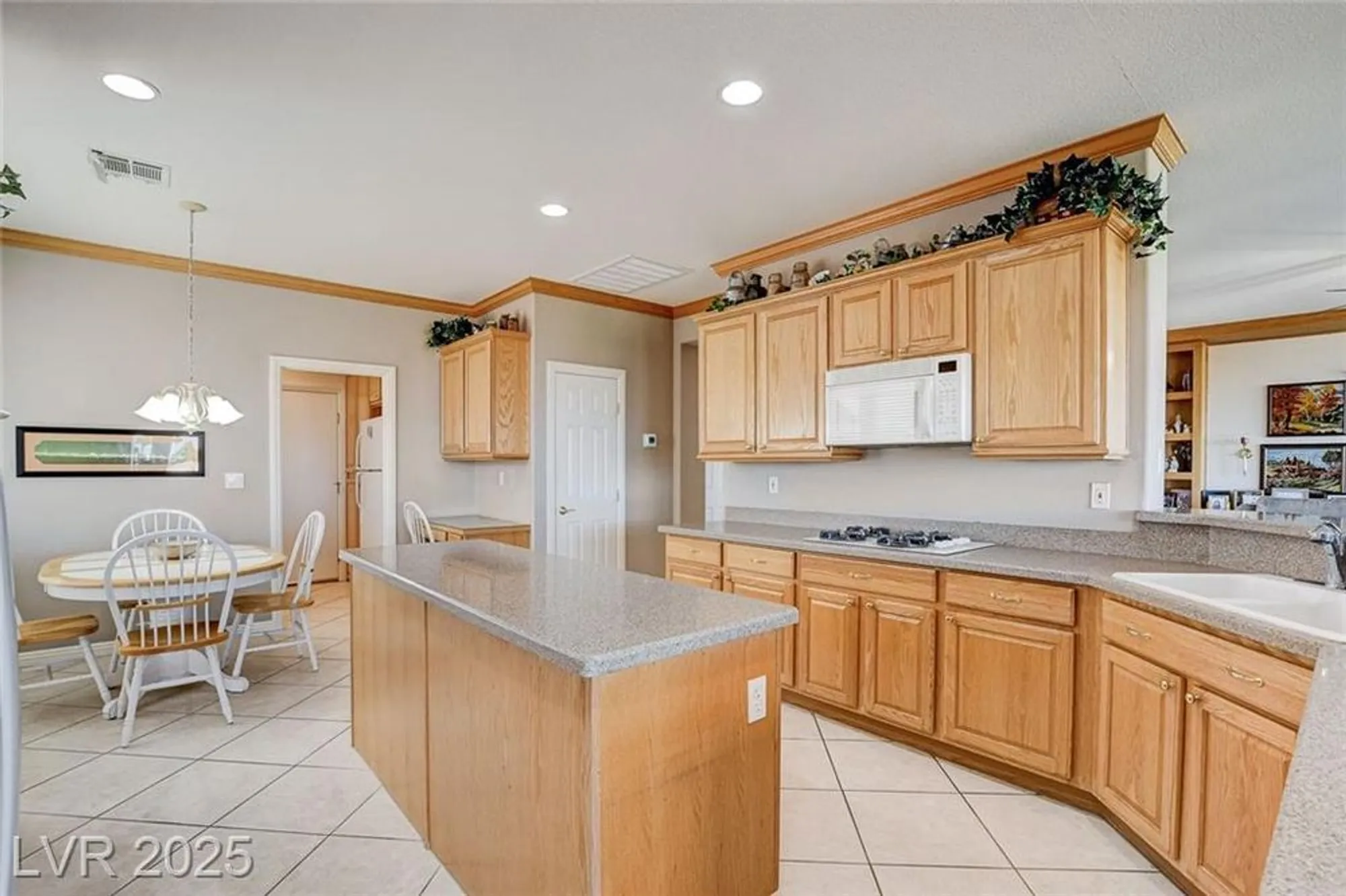 Property Slideshow image 9 of 48 | 10584 abisso dr, Las Vegas, NV, 89135