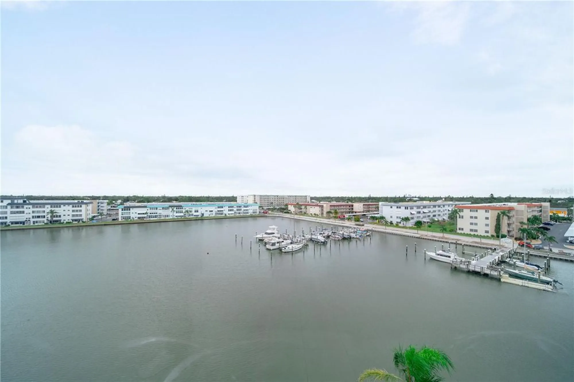 Property Slideshow image 16 of 30 | 5925 shore blvd 606, Gulfport, FL, 33707