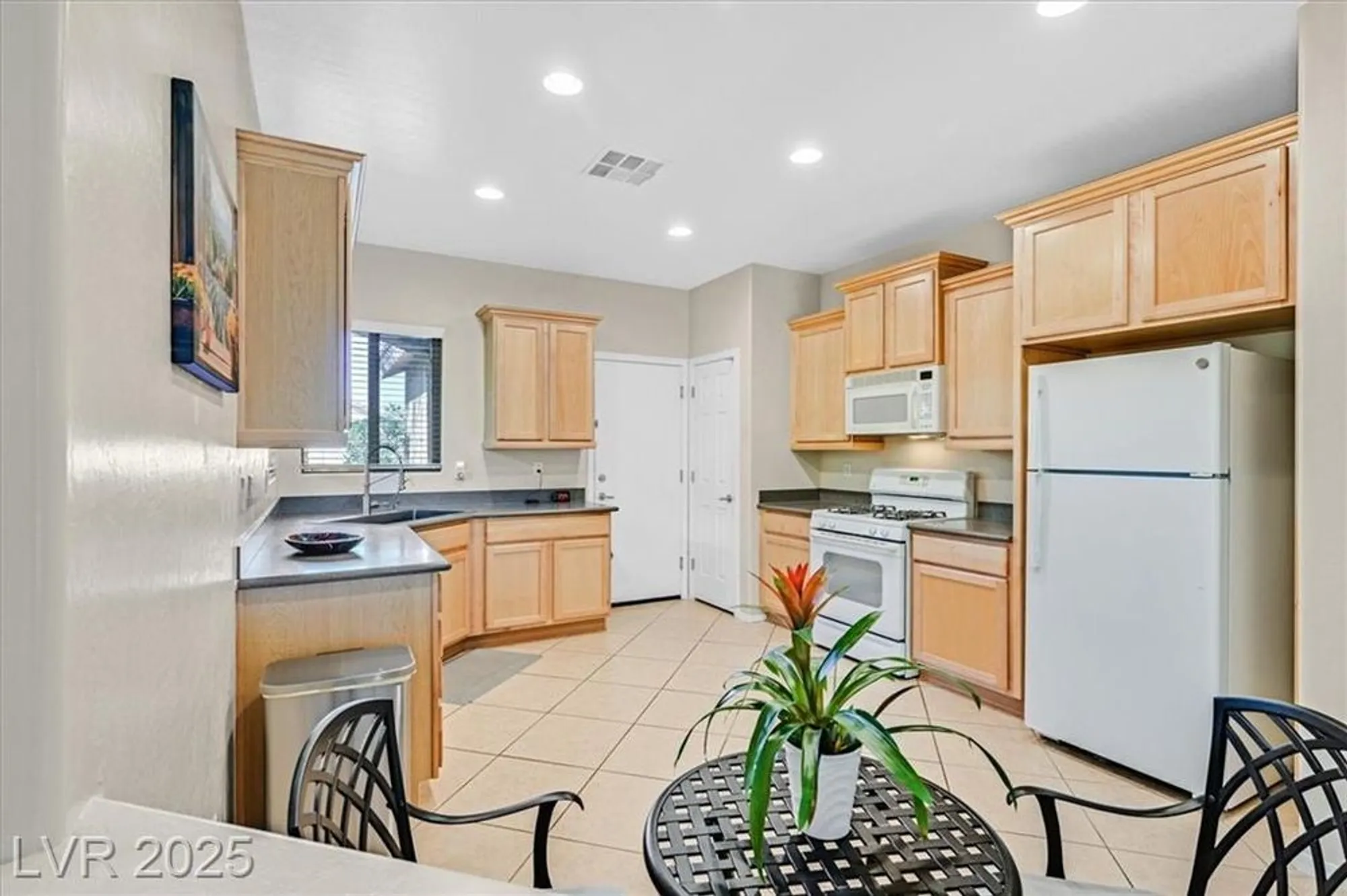 Property Slideshow image 8 of 37 | 6097 falconer ave, Las Vegas, NV, 89122