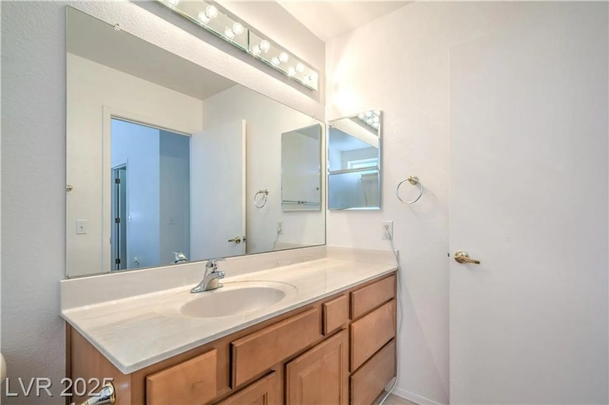 Property Slideshow image 21 of 34 | 8509 festival dr, Las Vegas, NV, 89134