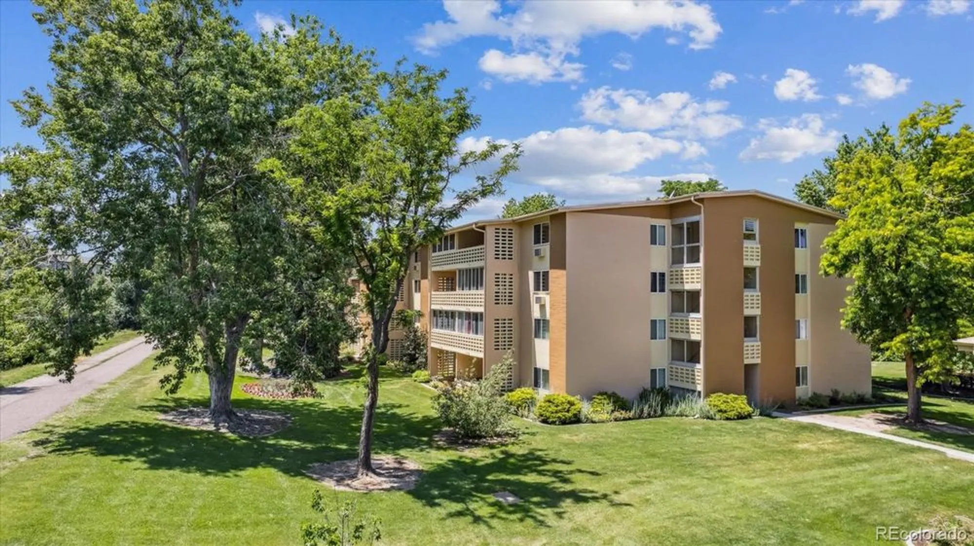 Property Slideshow image 17 of 39 | 745 s alton way unit 11a, Denver, CO, 80247