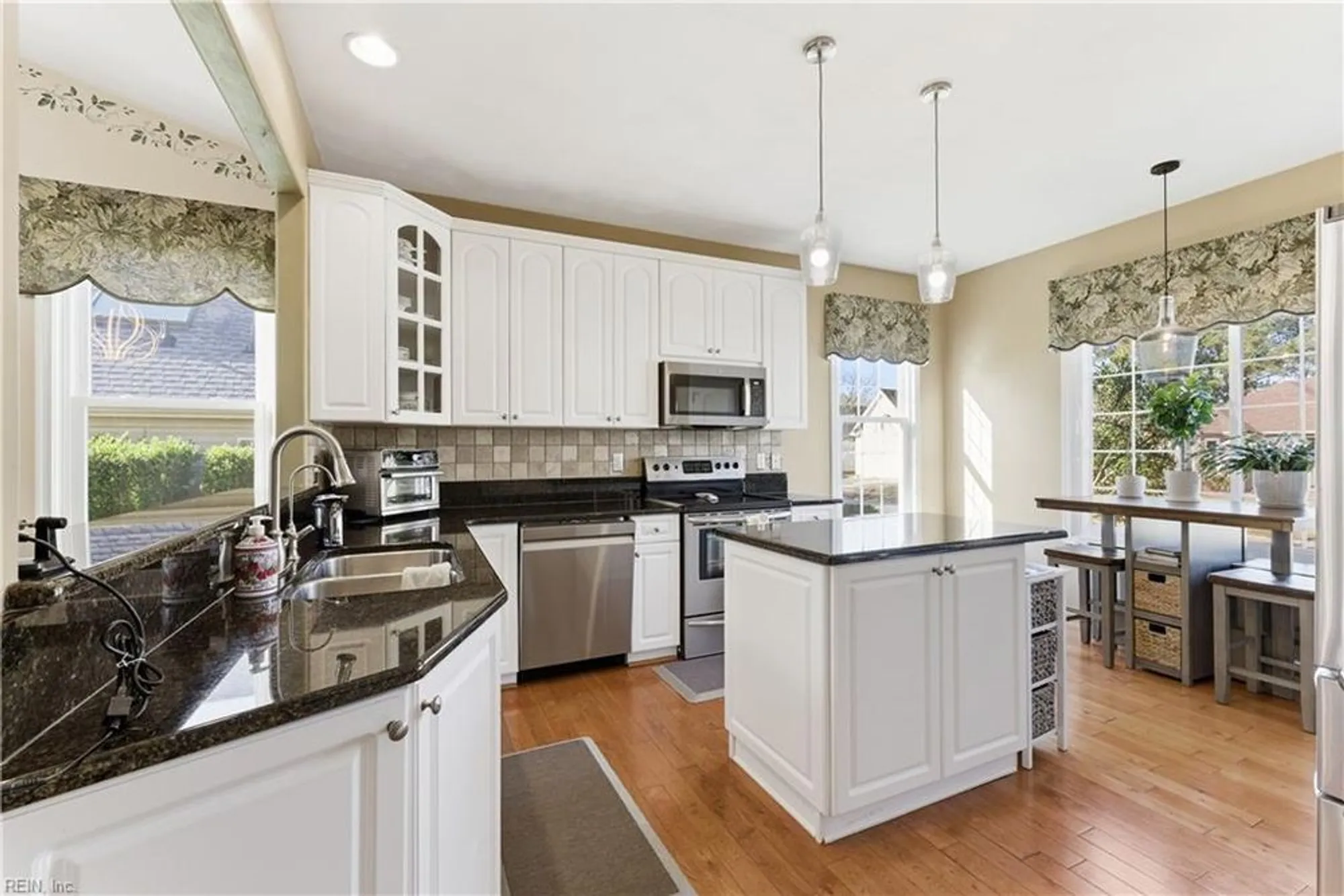 Property Slideshow image 12 of 44 | 3237 gallahad dr, Virginia Beach, VA, 23456