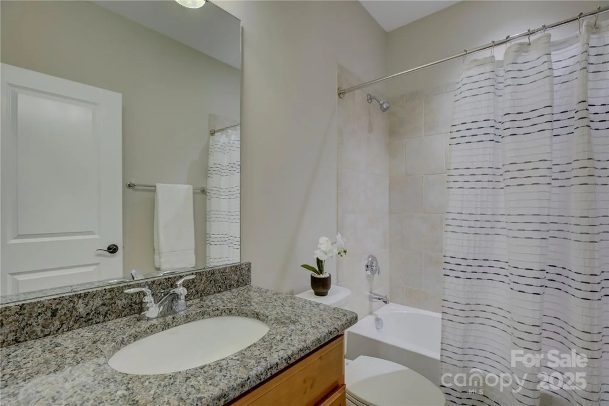 Property Slideshow image 39 of 48 | 14916 creeks edge dr, Charlotte, NC, 28278