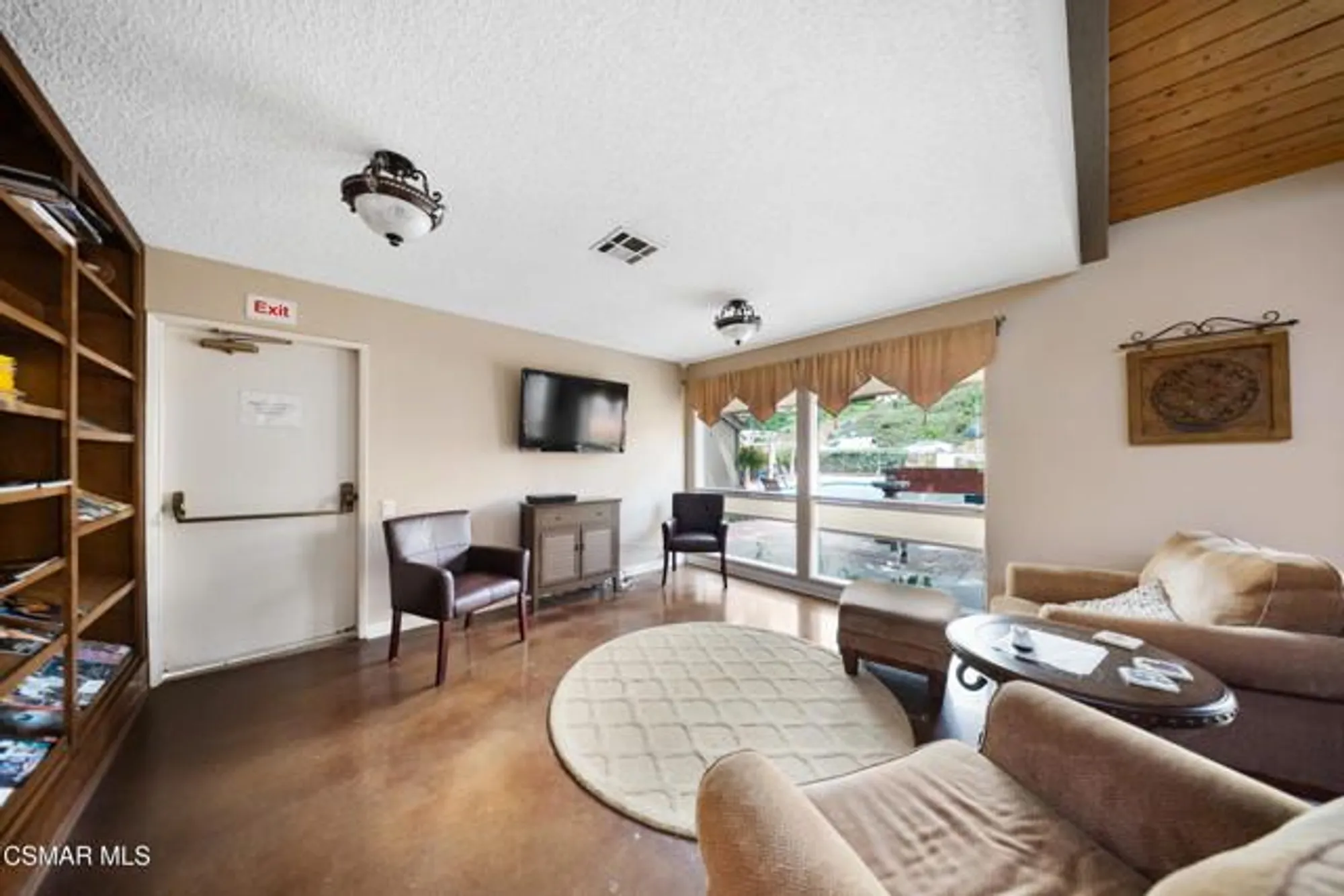 Property Slideshow image 25 of 30 | 245 oakleaf dr apt 205, Thousand Oaks, CA, 91360