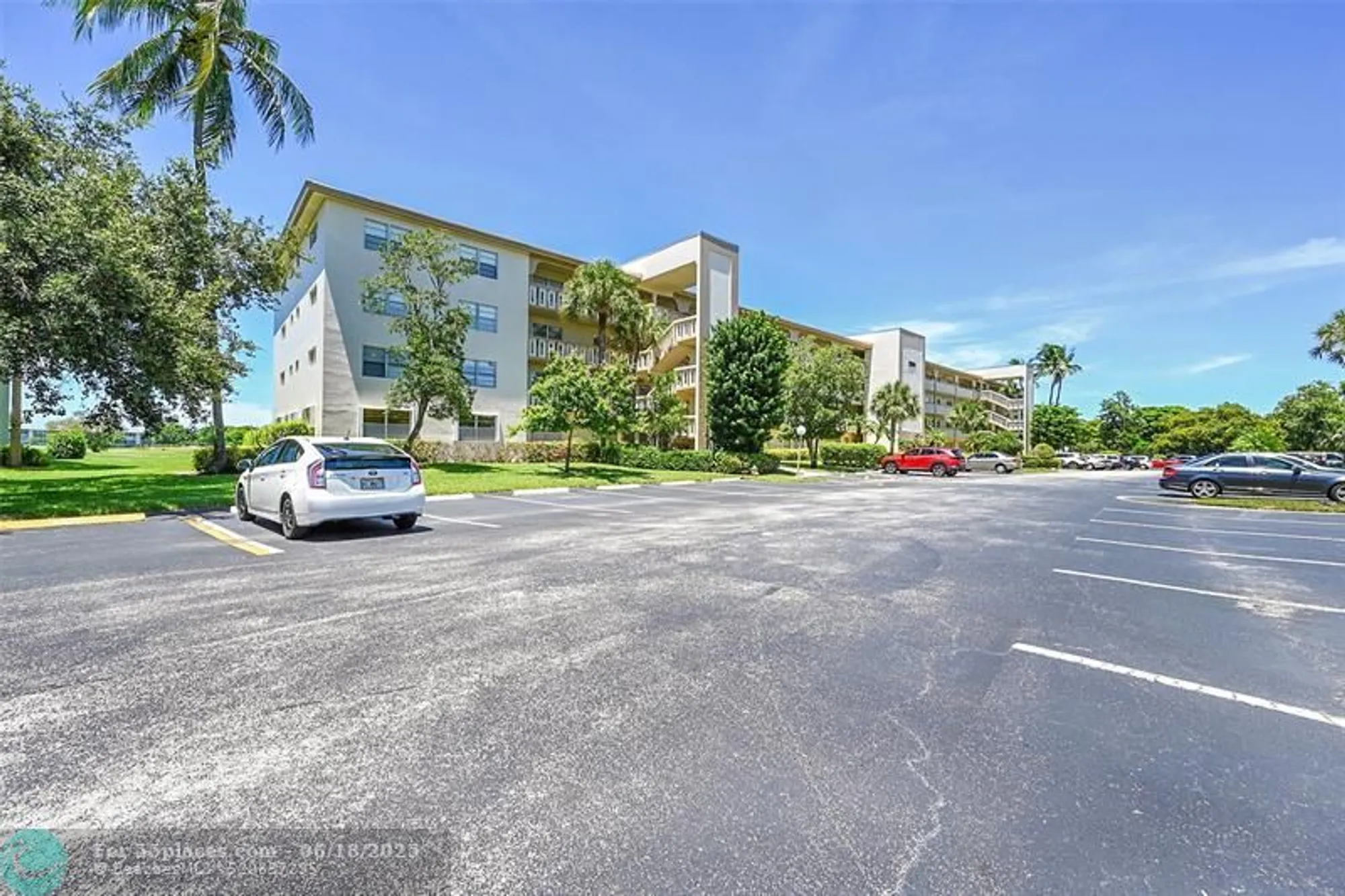 Property Slideshow image 8 of 48 | 2801 victoria way apt d3, Coconut Creek, FL, 33066