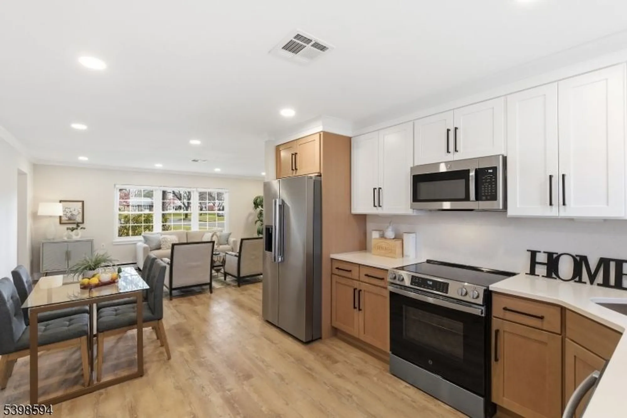 Property Slideshow image 8 of 25 | 1015 aberdeen dr a, Lakewood Twp., NJ, 08701