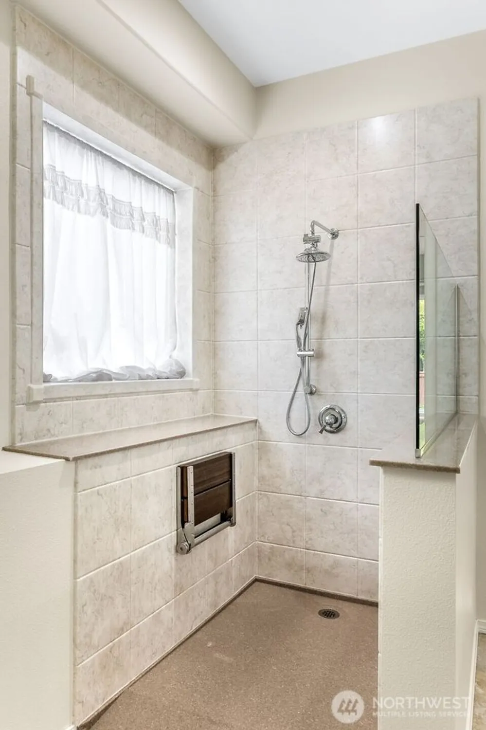 Property Slideshow image 16 of 36 | 8336 bainbridge loop, Lacey, WA, 98516