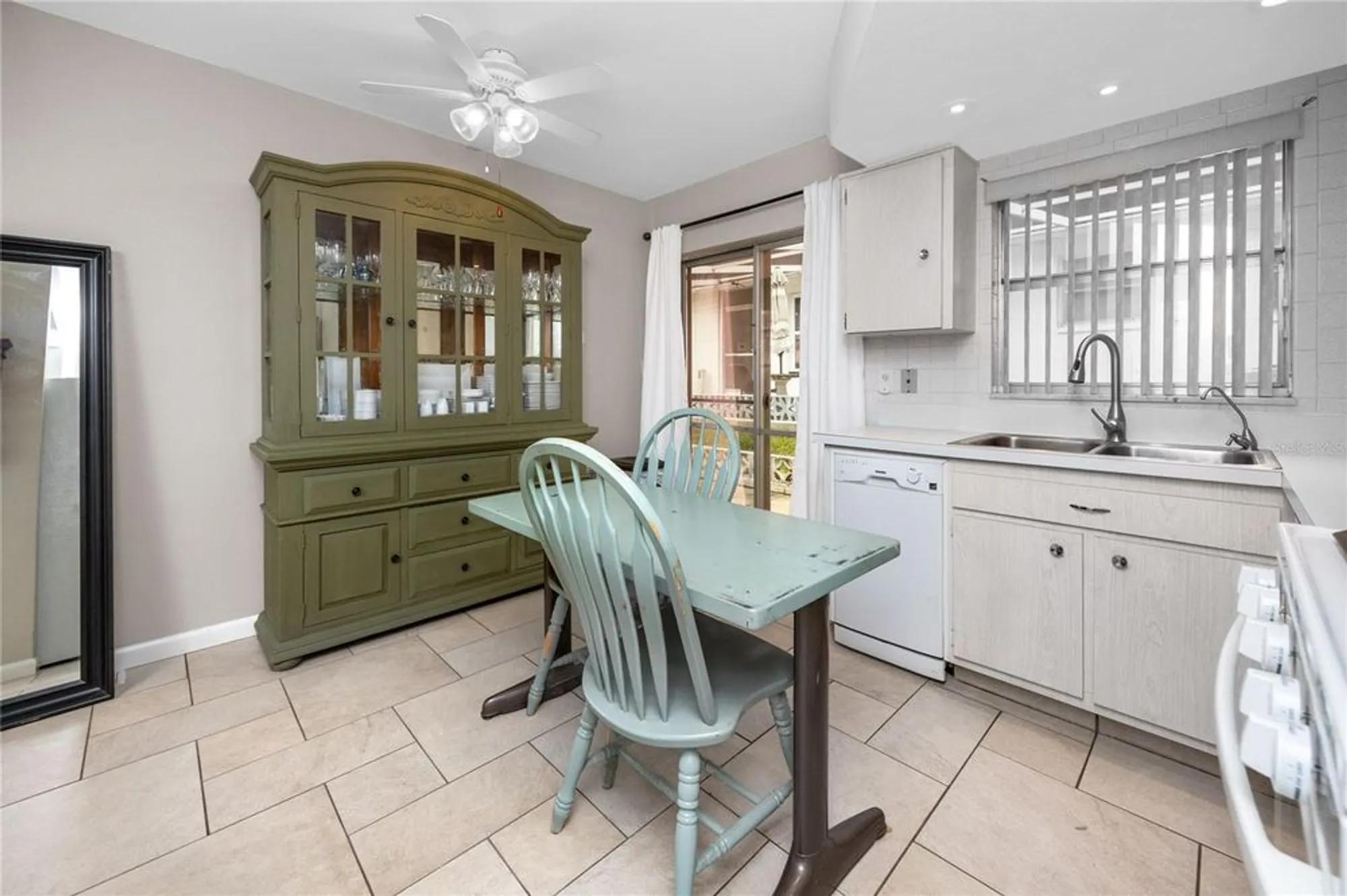 Property Slideshow image 19 of 46 | 12400 park blvd 417, Seminole, FL, 33772