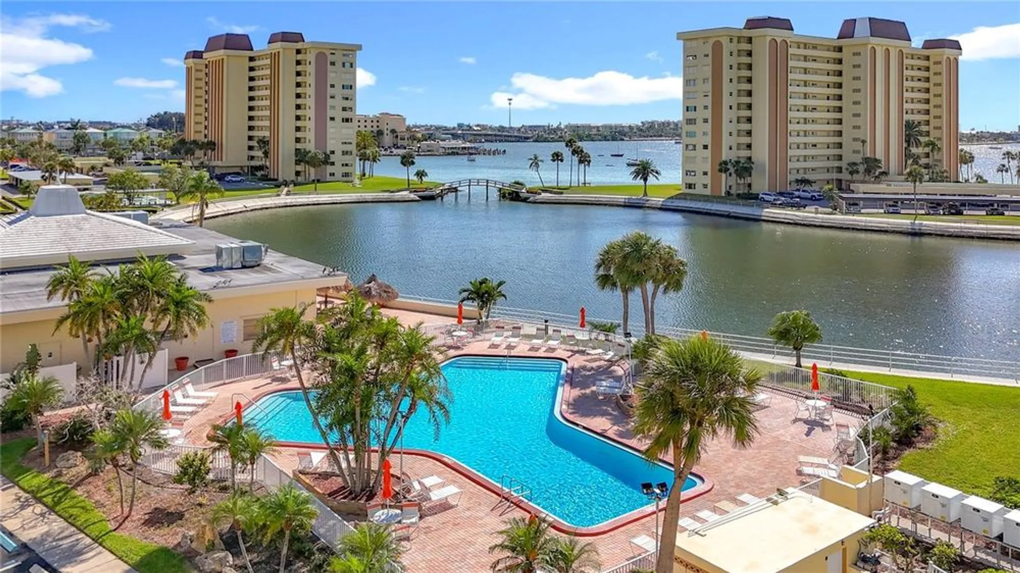 Property Slideshow image 64 of 77 | 4725 cove cir apt 810, Saint Petersburg, FL, 33708