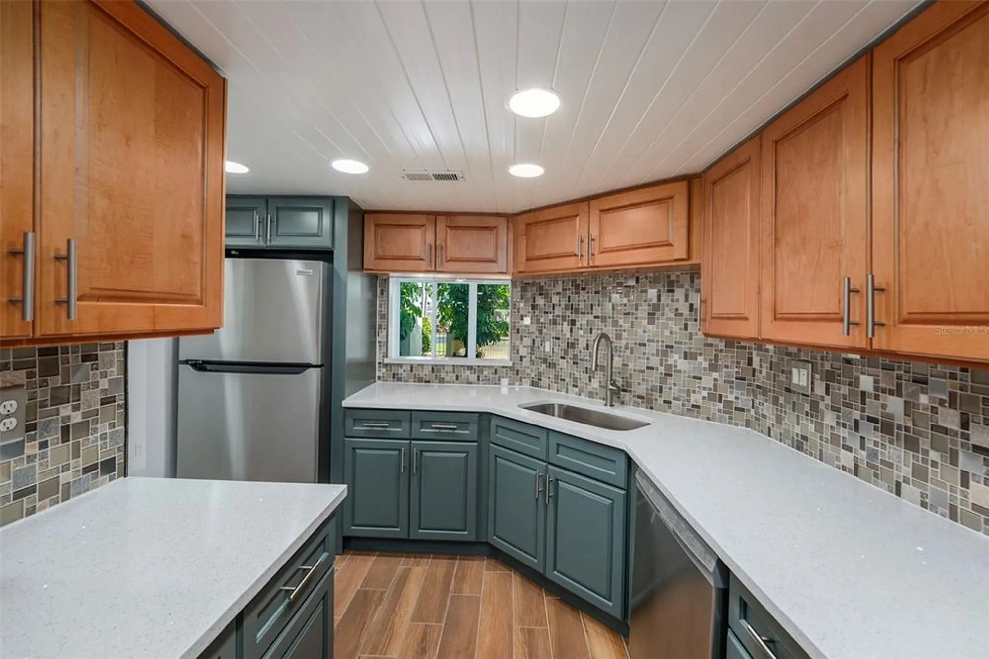 Property Slideshow image 6 of 30 | 7400 sun island dr 111, South Pasadena, FL, 33707