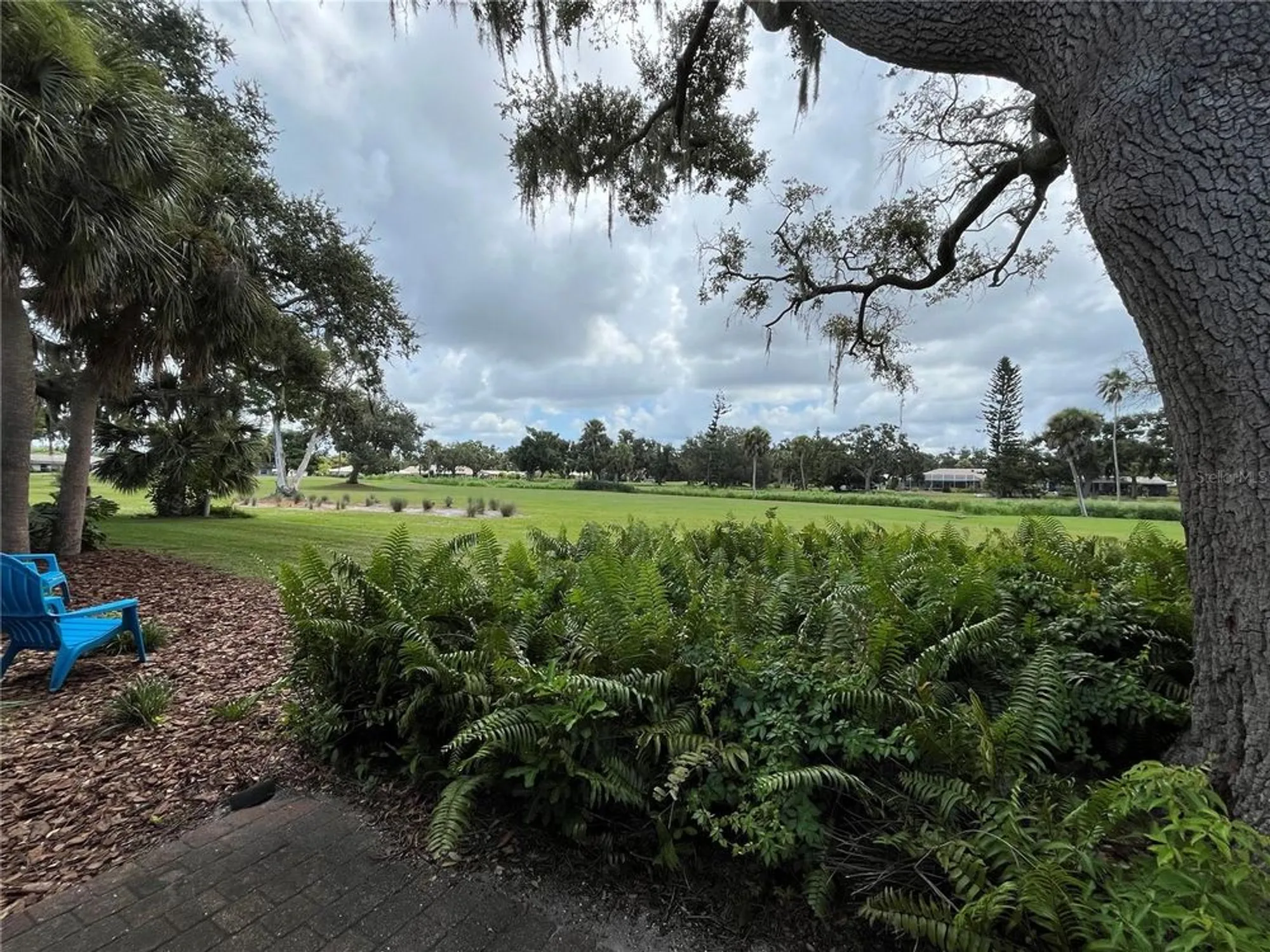 Property Slideshow image 32 of 52 | 3337 spring mill cir, Sarasota, FL, 34239