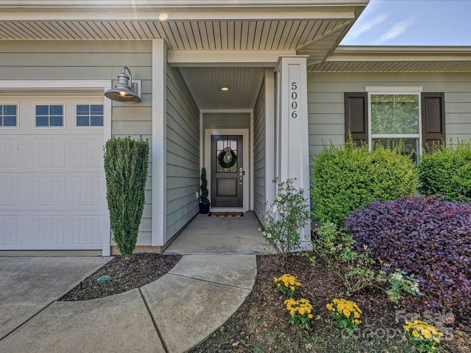 Property Slideshow image 2 of 32 | 5006 looking glass trl, Denver, NC, 28037