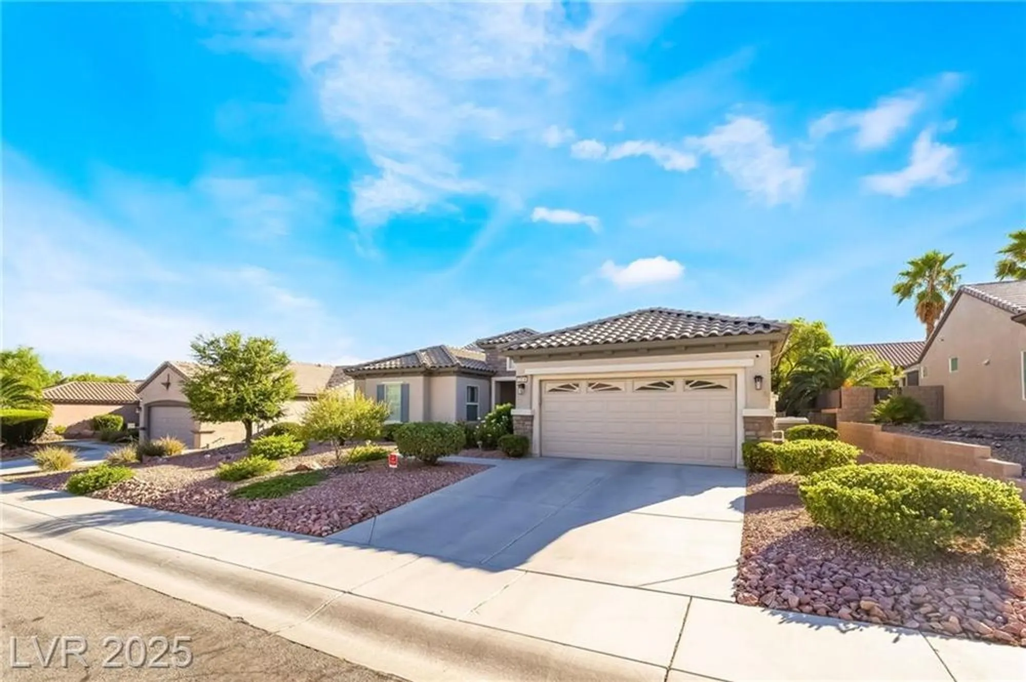 Property Slideshow image 13 of 40 | 2318 black river falls dr, Henderson, NV, 89044