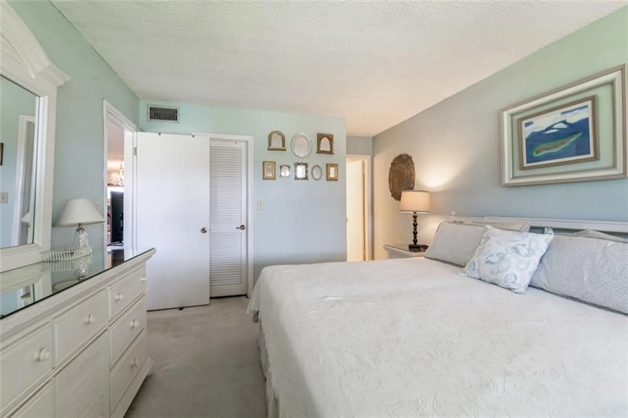 Property Slideshow image 13 of 53 | 671 s hollybrook dr 306, Pembroke Pines, FL, 33025