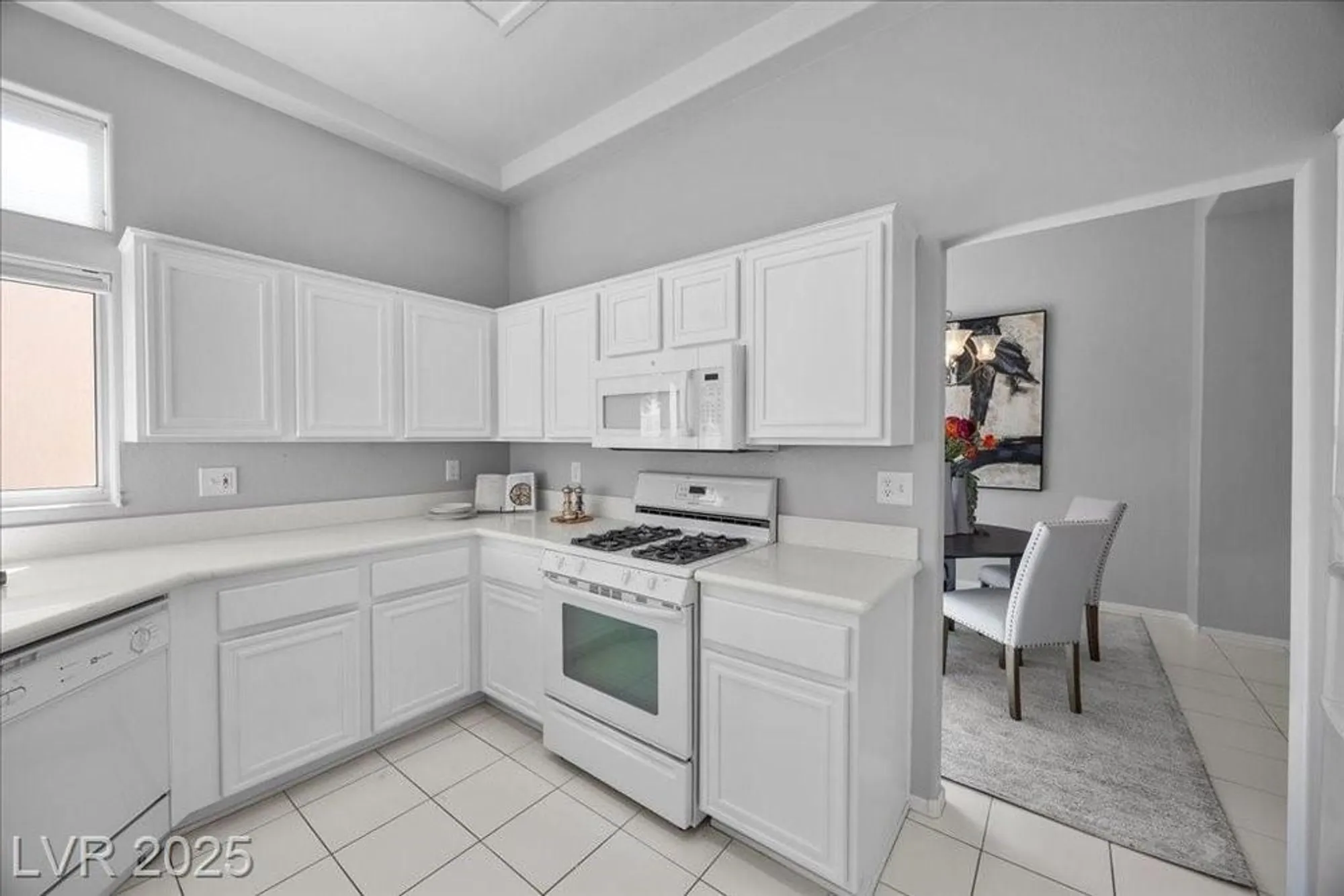 Property Slideshow image 18 of 33 | 9352 villa ridge dr, Las Vegas, NV, 89134