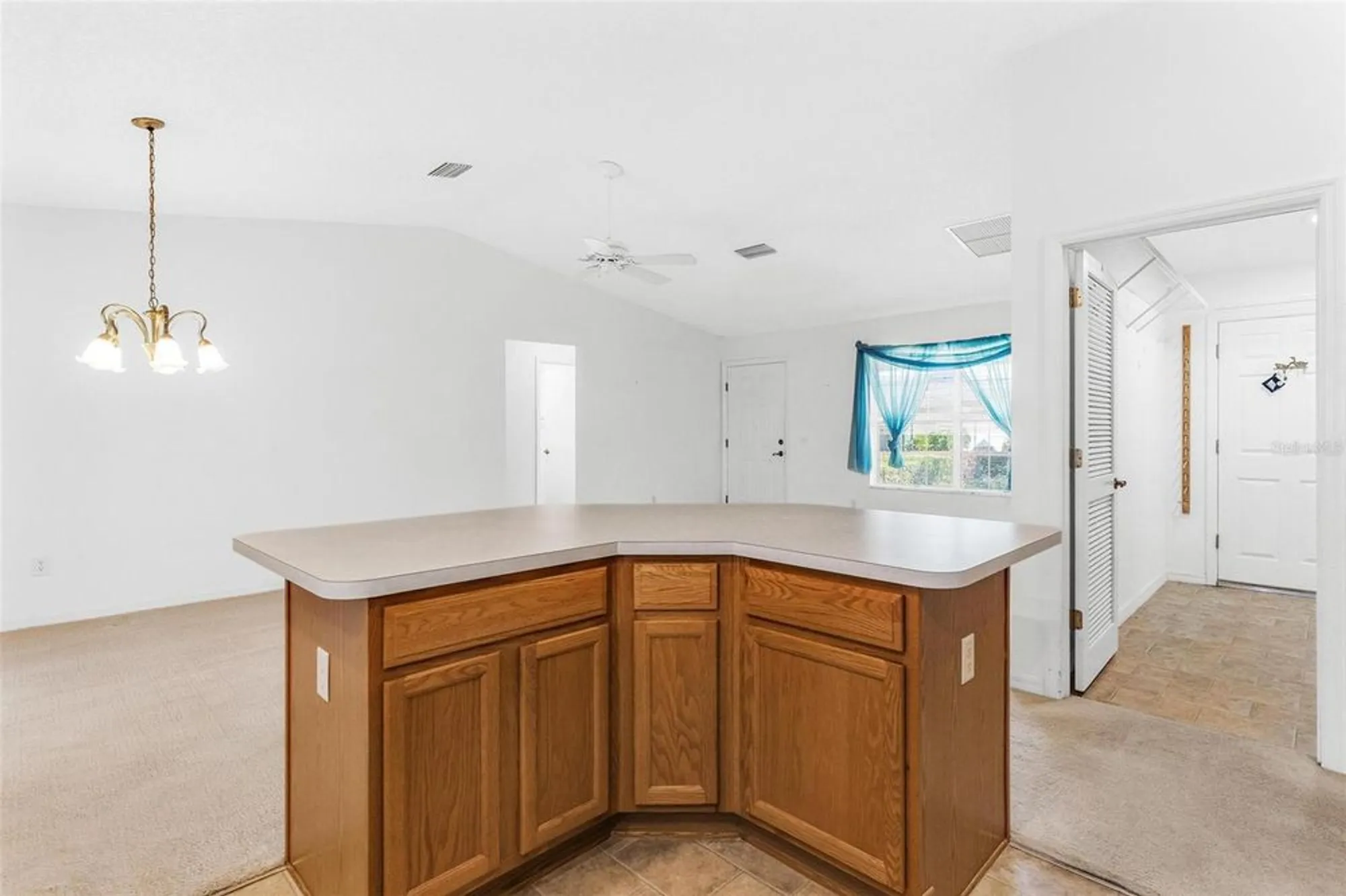 Property Slideshow image 16 of 45 | 2732 privada dr, The Villages, FL, 32162