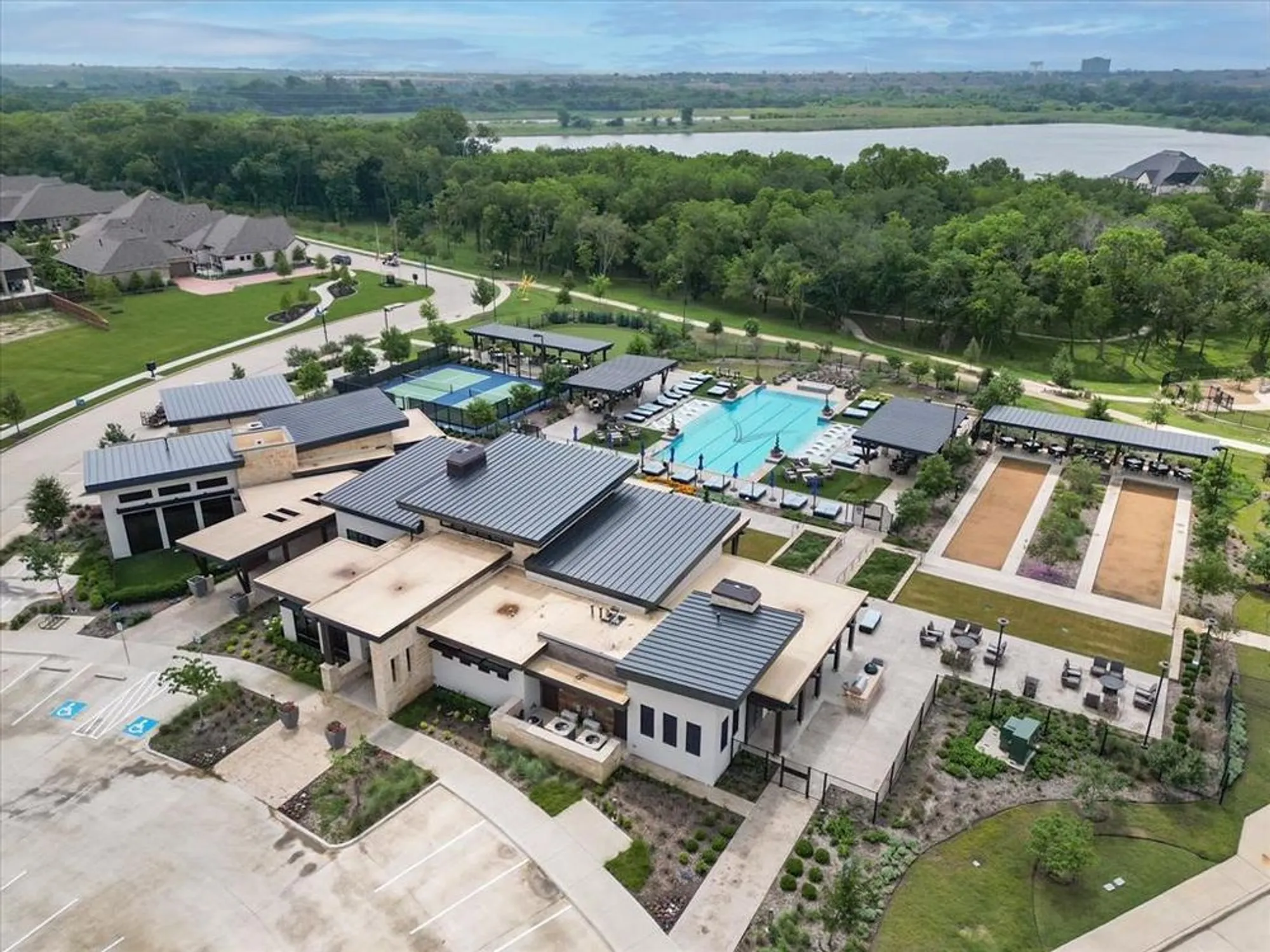 Property Slideshow image 5 of 40 | 4815 beaver creek dr, Arlington, TX, 76005