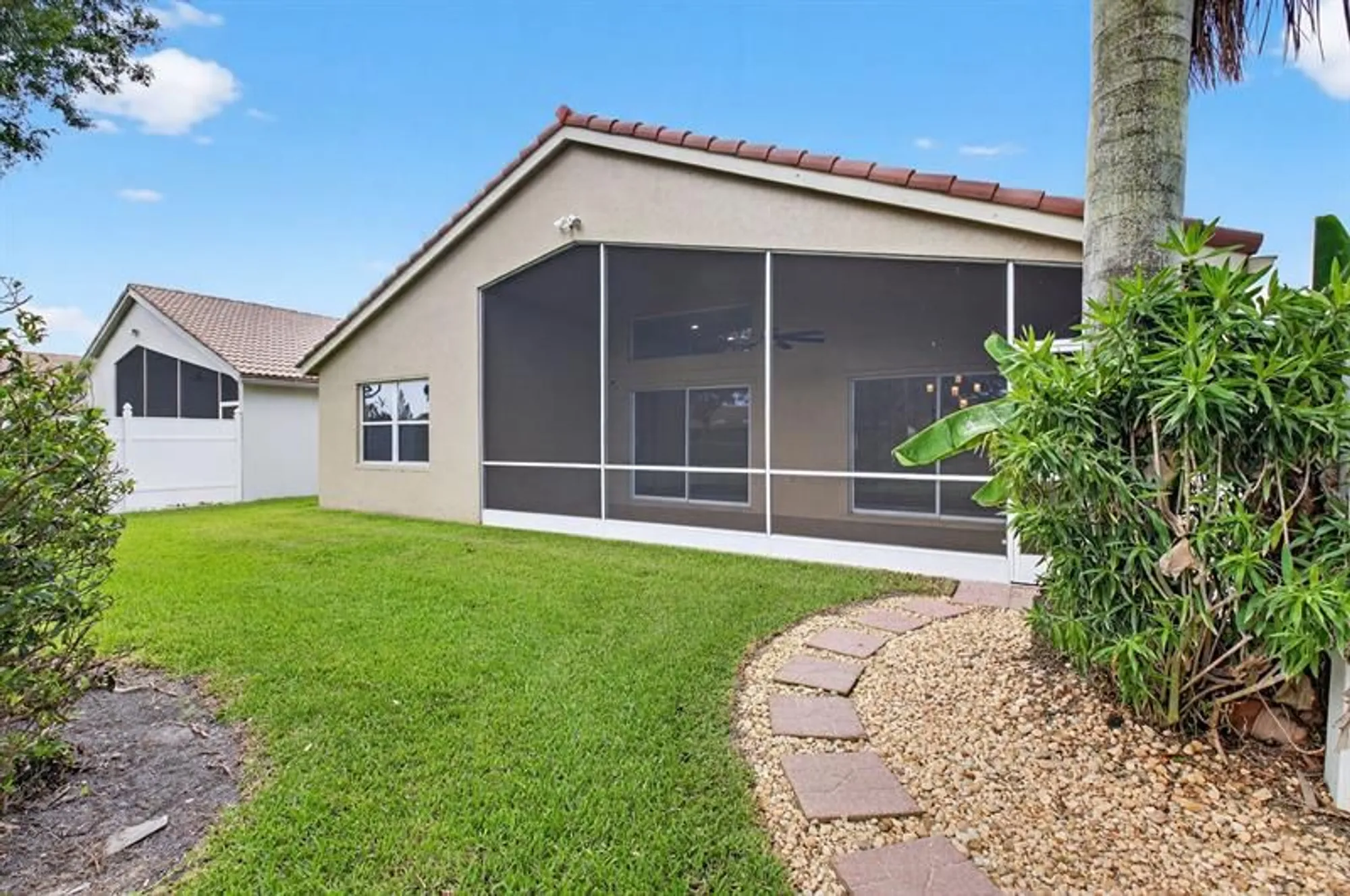 Property Slideshow image 38 of 62 | 5891 royal isles blvd, Boynton Beach, FL, 33437