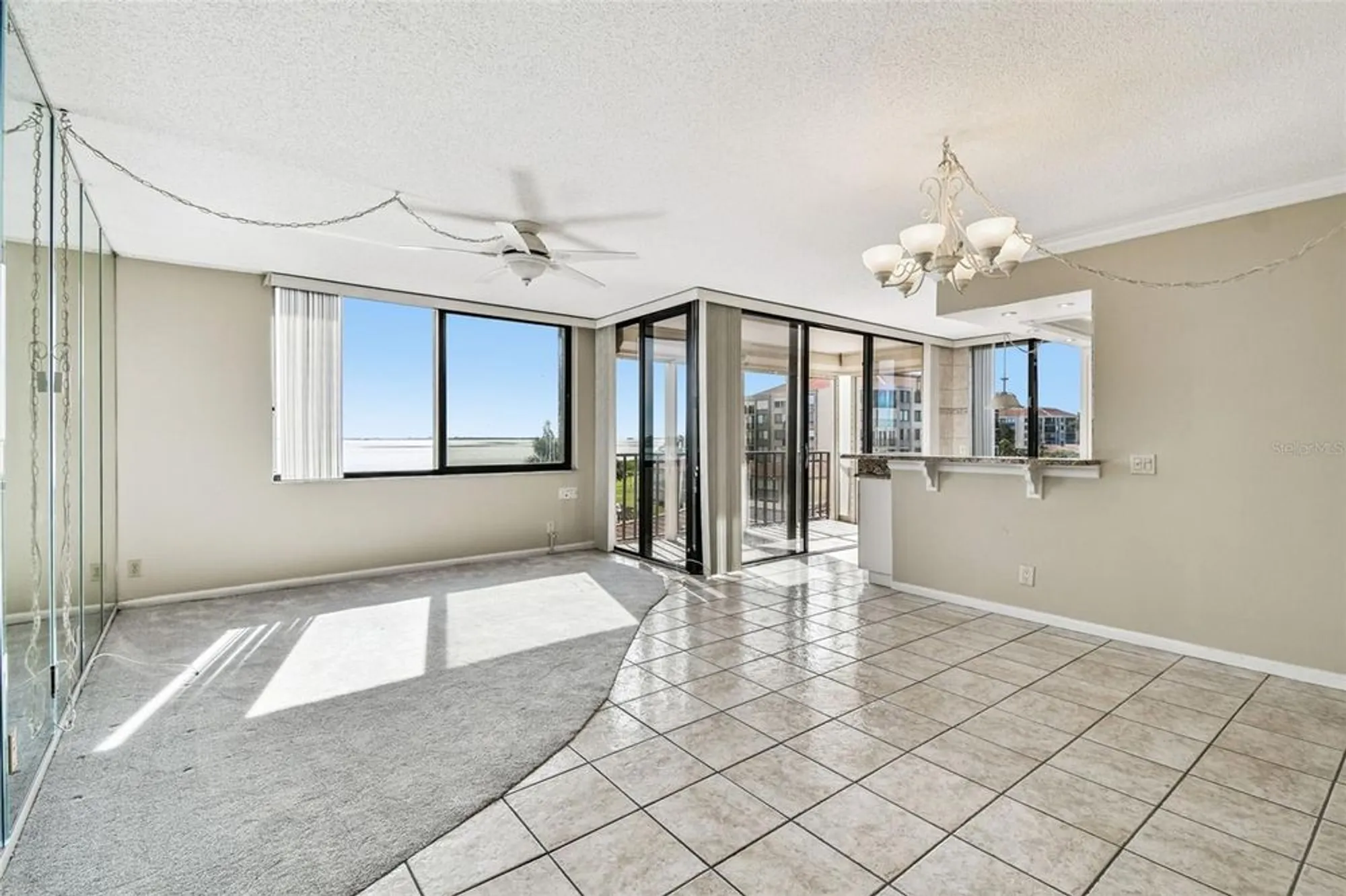 Property Slideshow image 2 of 49 | 6104 palma del mar blvd s apt 402, St Petersburg, FL, 33715