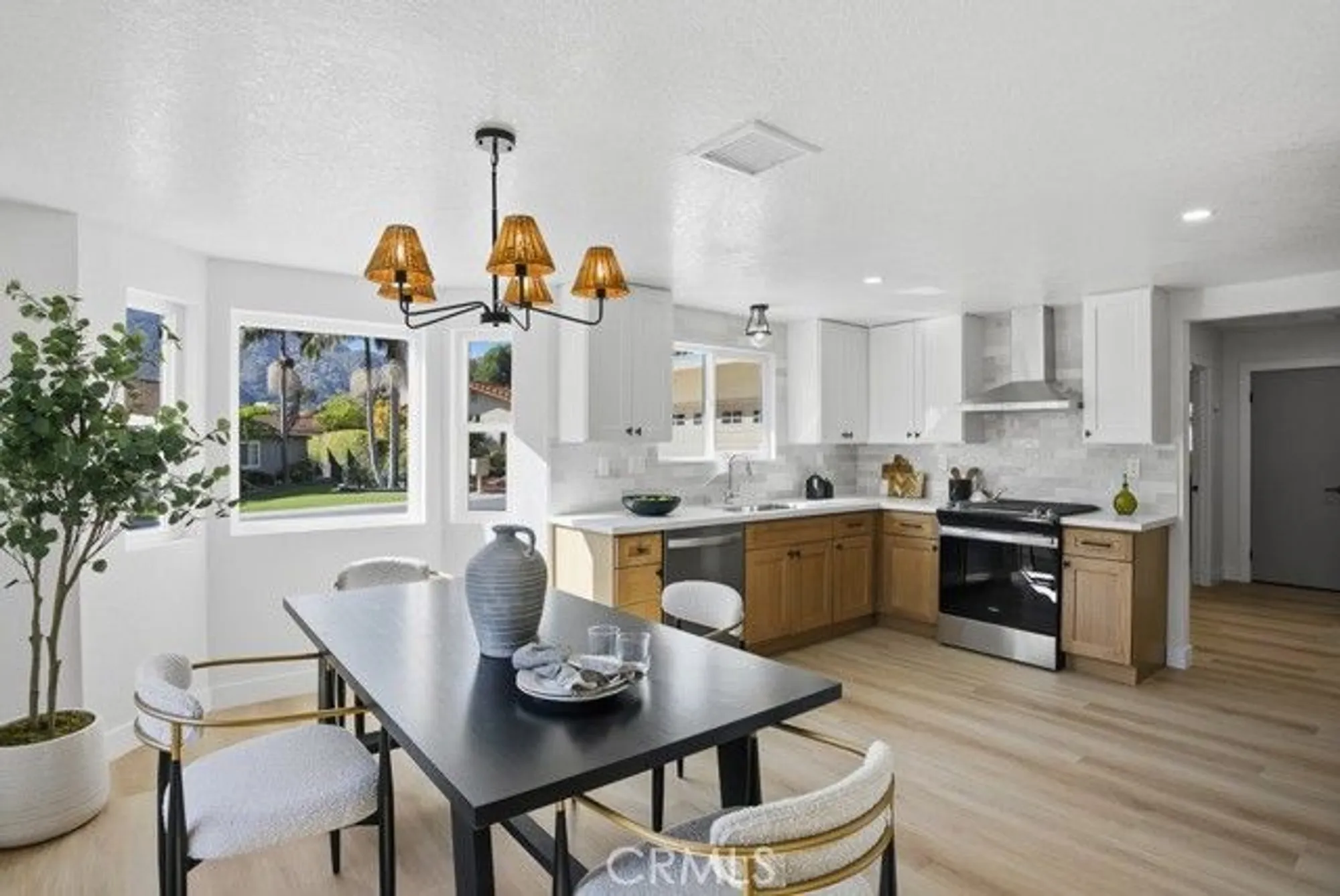 Property Slideshow image 10 of 52 | 1069 belleza st, Camarillo, CA, 93012