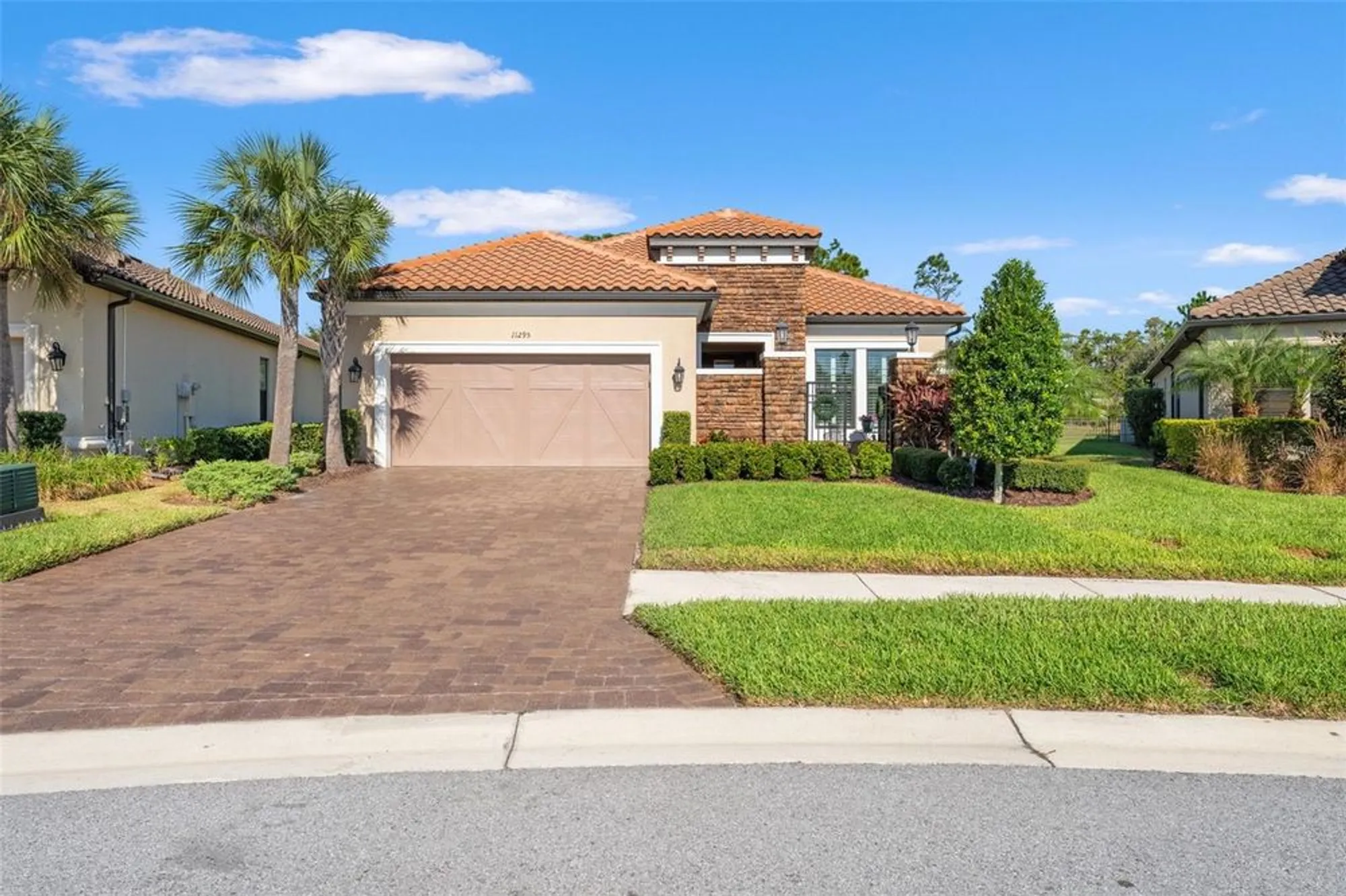 Property Slideshow image 4 of 76 | 11295 juglans dr, Odessa, FL, 33556