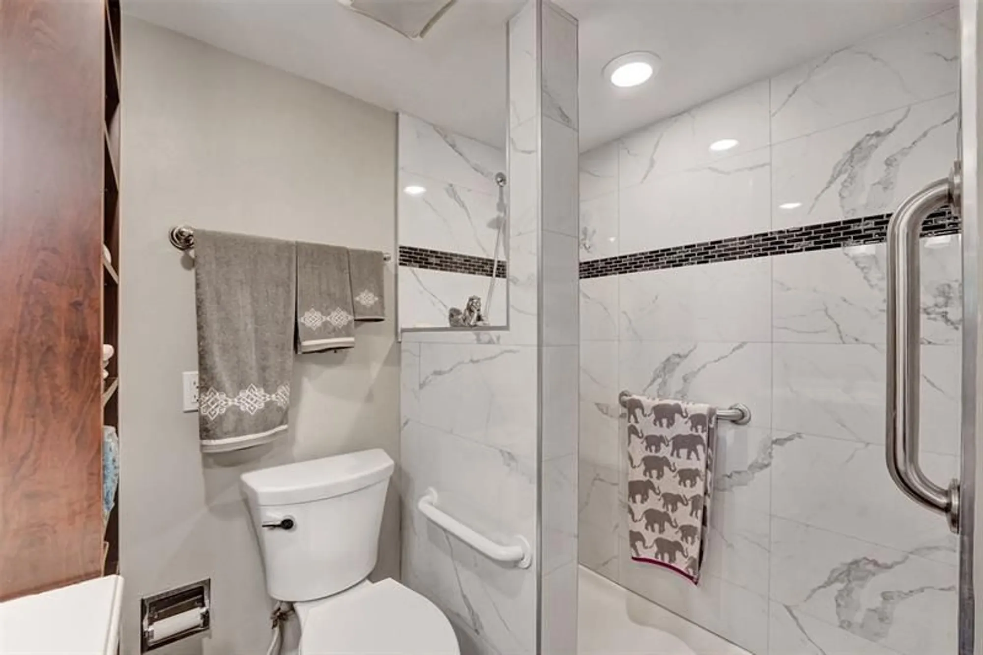 Property Slideshow image 14 of 34 | 5860 nw 44th st 509, Lauderhill, FL, 33319