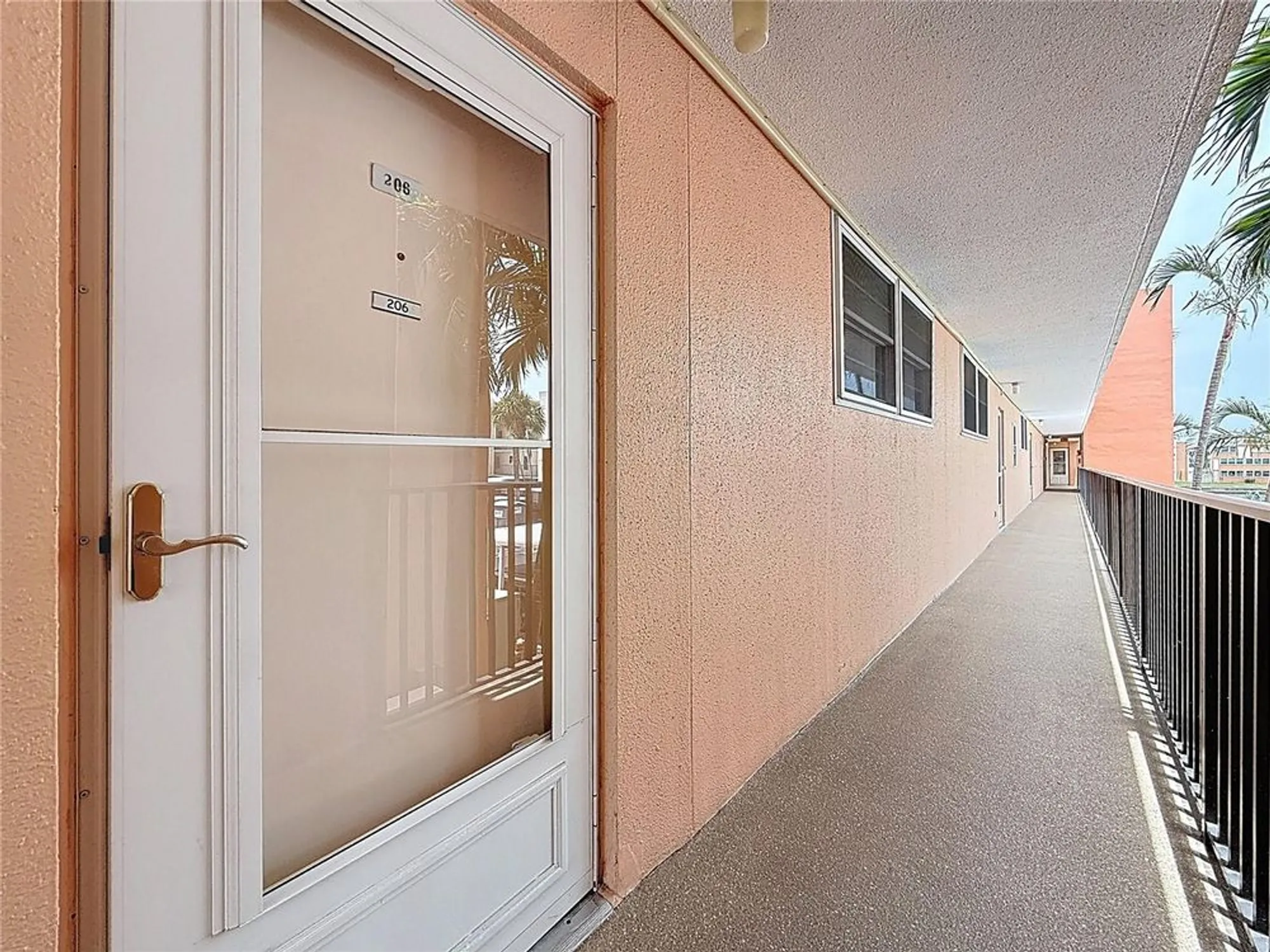 Property Slideshow image 46 of 57 | 7665 sun island dr 206, South Pasadena, FL, 33707