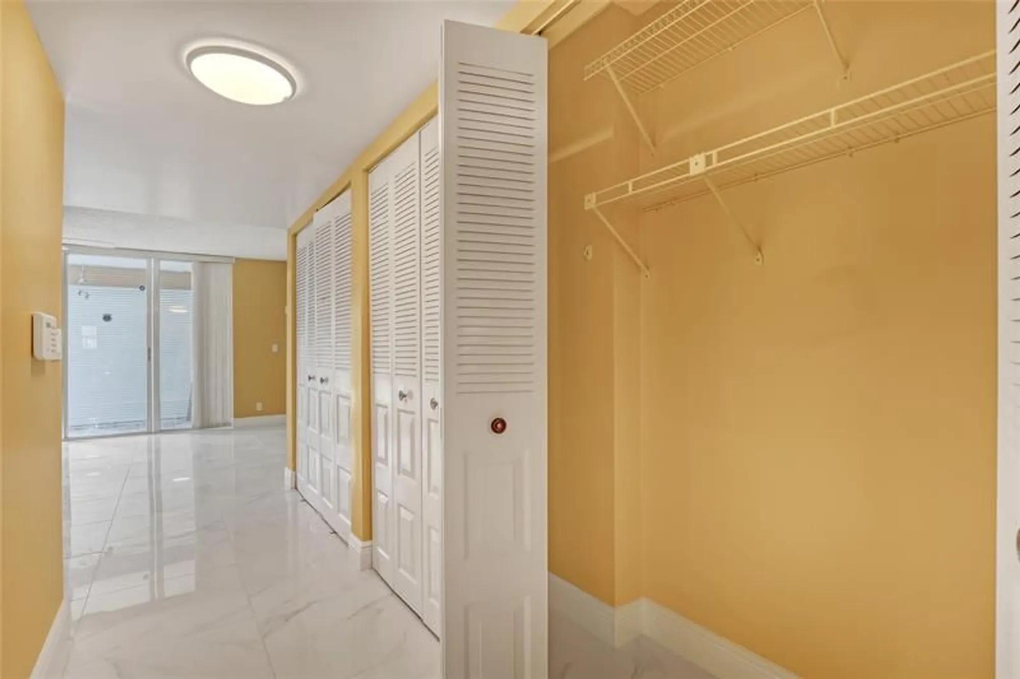 Property Slideshow image 8 of 28 | 6850 10th ave 101, Lake Worth, FL, 33467