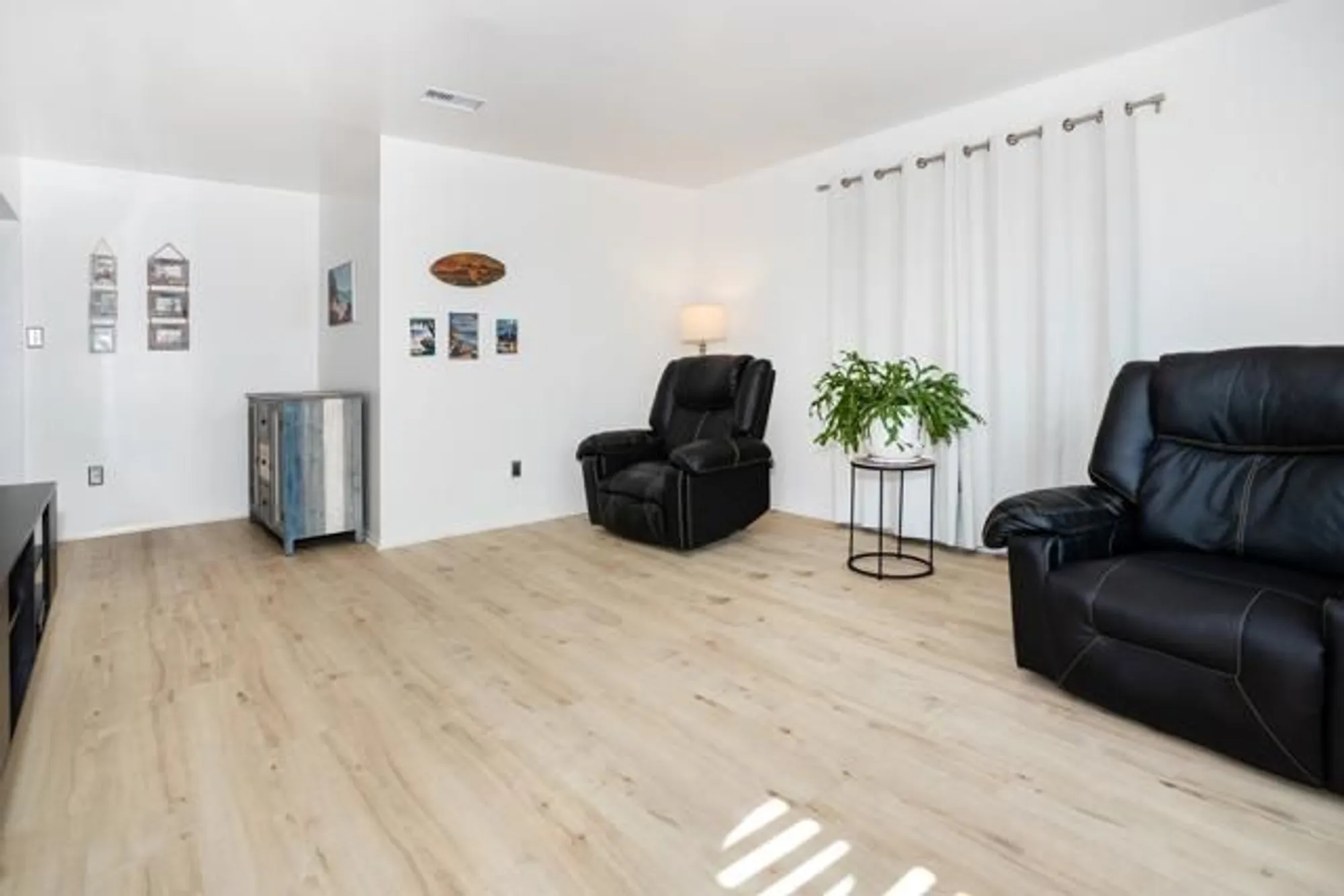 Property Slideshow image 17 of 25 | 1540 highridge dr, Oceanside, CA, 92056