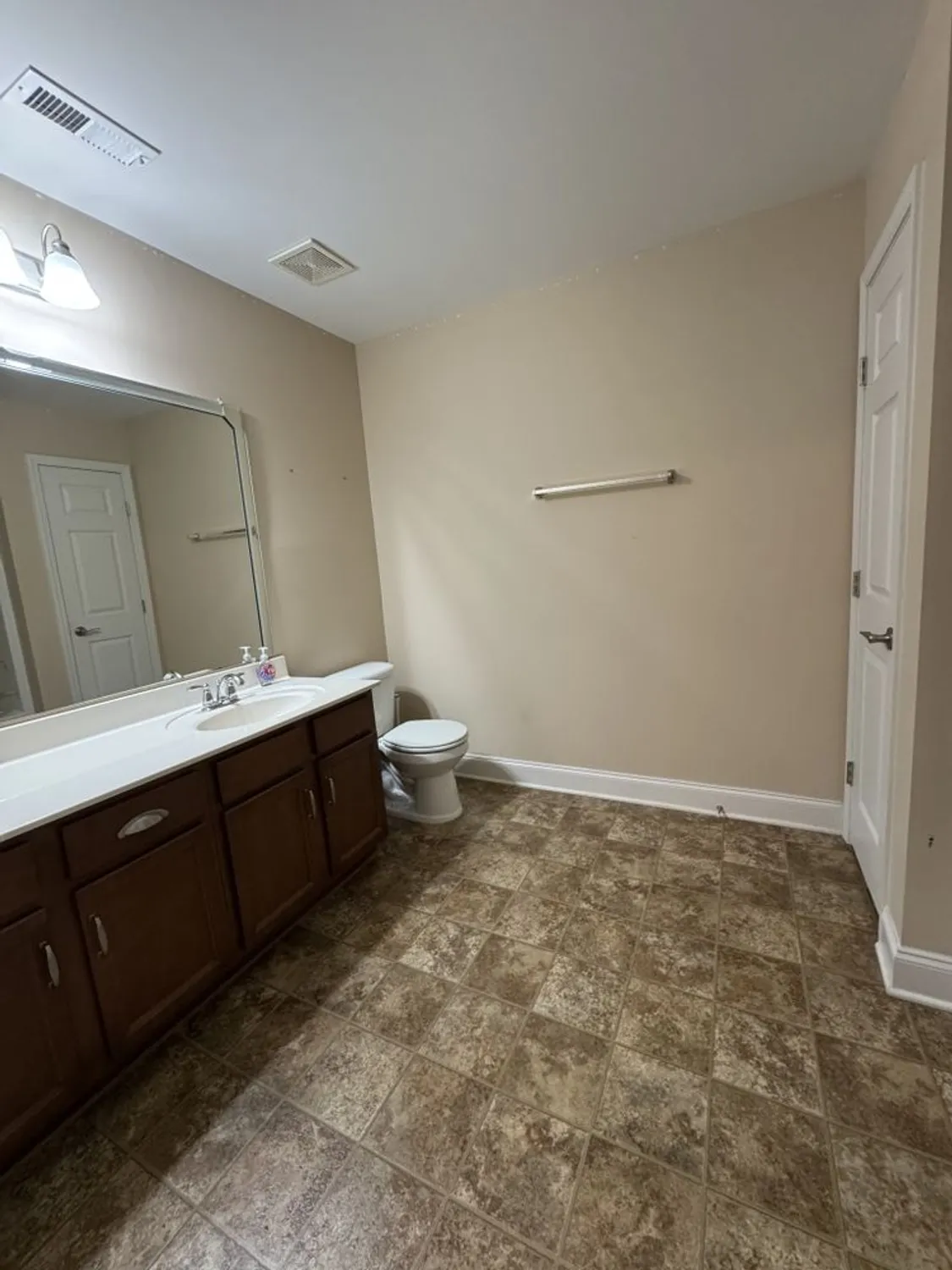Property Slideshow image 26 of 39 | 609 saddlestone dr, Lebanon, TN, 37090