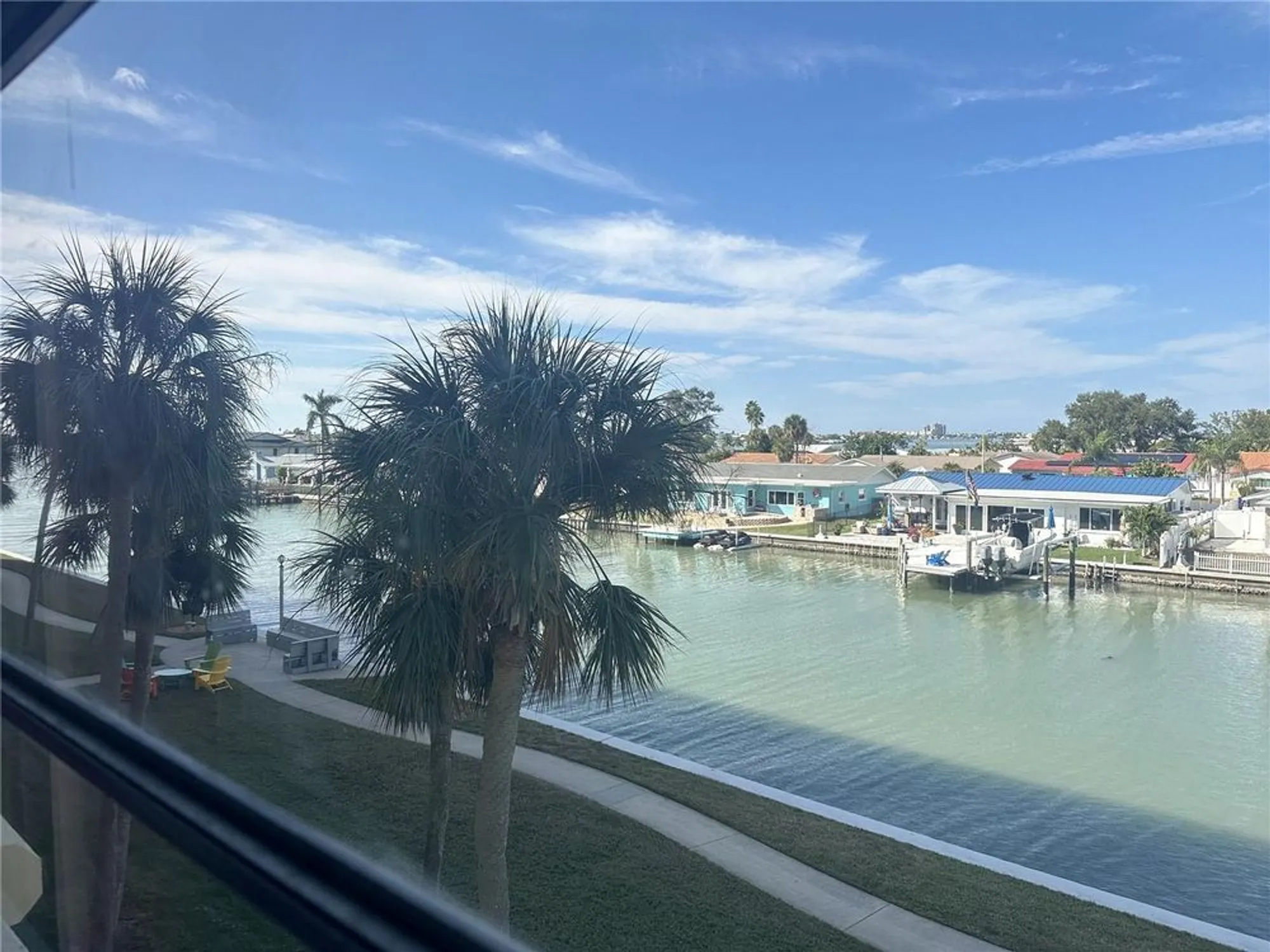 Property Slideshow image 10 of 32 | 4725 cove cir apt 309, Saint Petersburg, FL, 33708