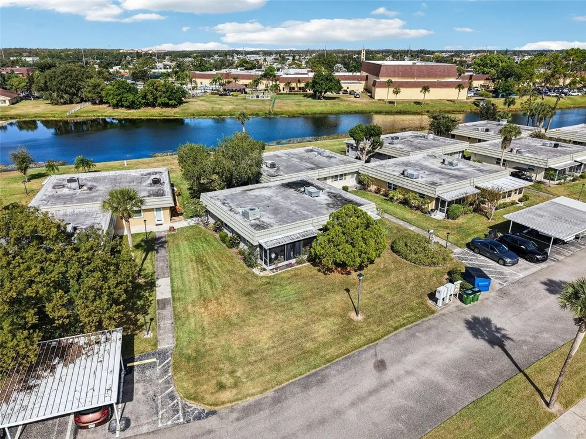 Property Slideshow image 25 of 51 | 201 kings blvd 13, Sun City Center, FL, 33573