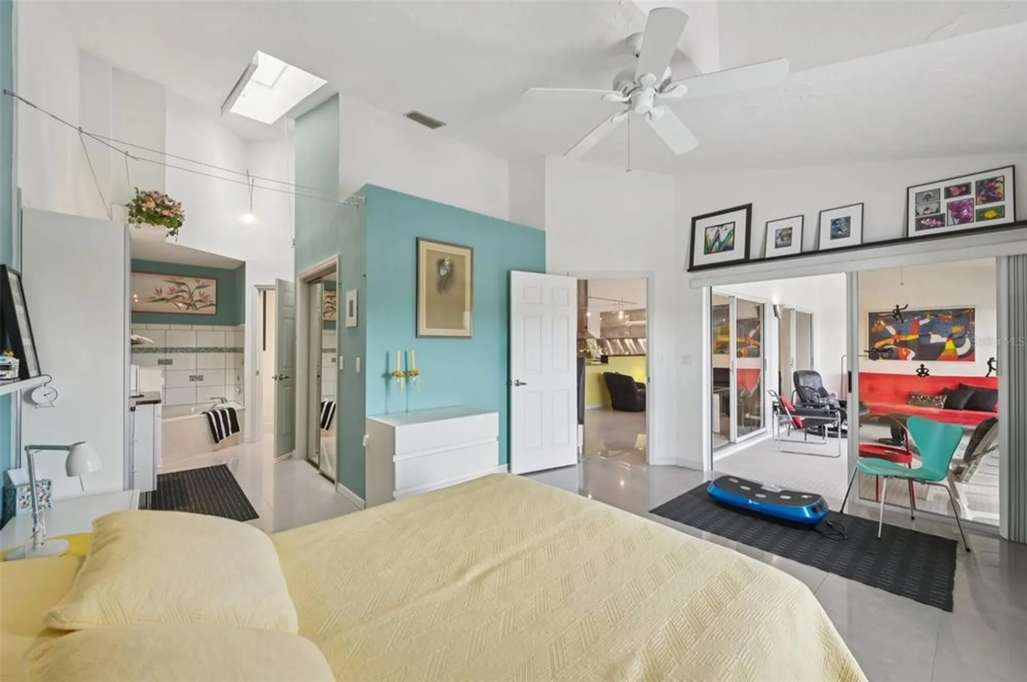 Property Slideshow image 25 of 42 | 5588 golf pointe dr # 1, Sarasota, FL, 34243