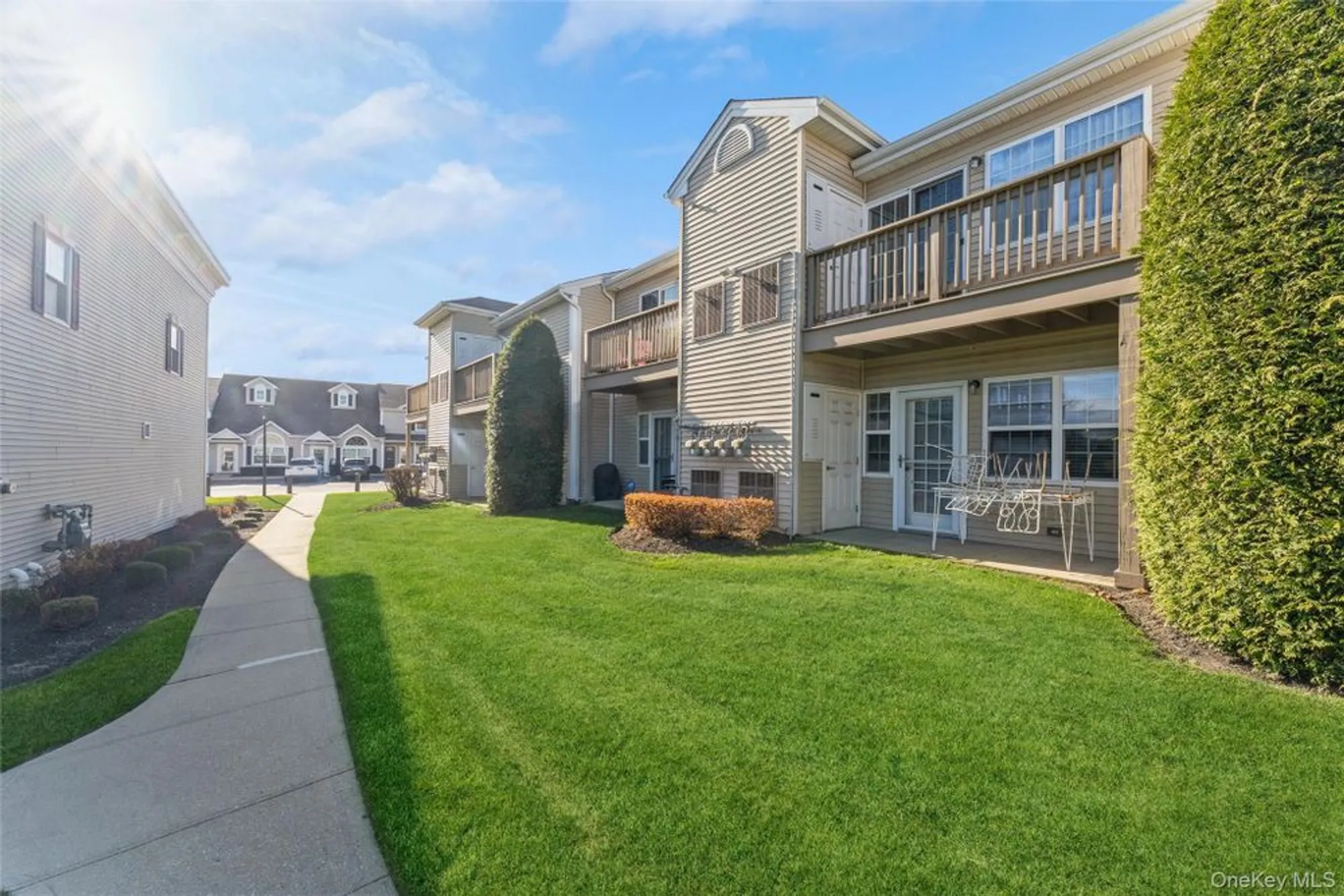 Property Slideshow image 10 of 31 | 1207 willow ln, Valley Stream, NY, 11580