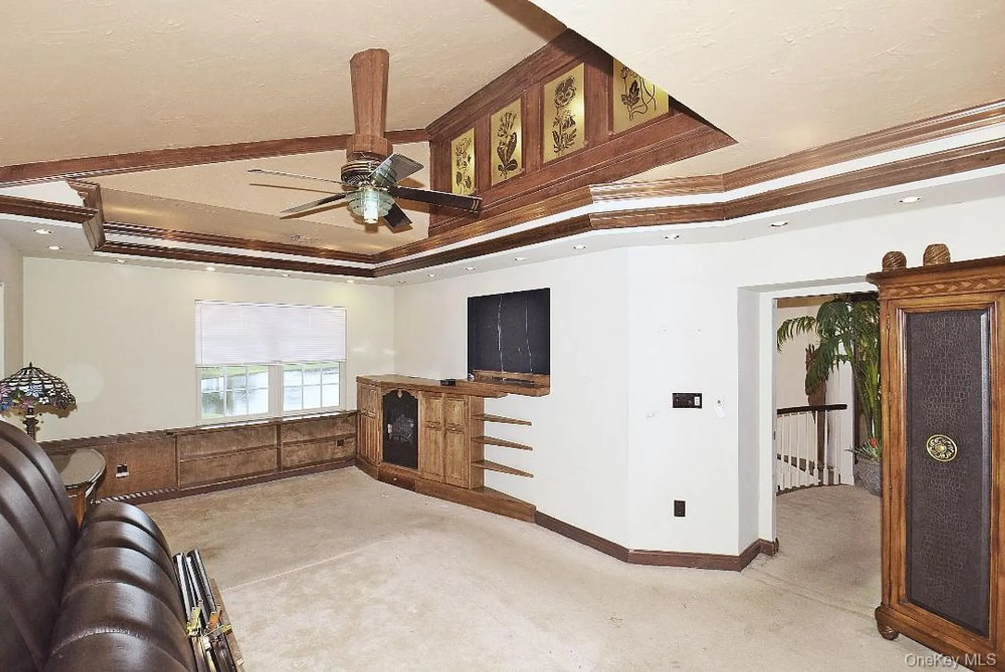 Property Slideshow image 19 of 26 | 259 altessa blvd, Melville, NY, 11747